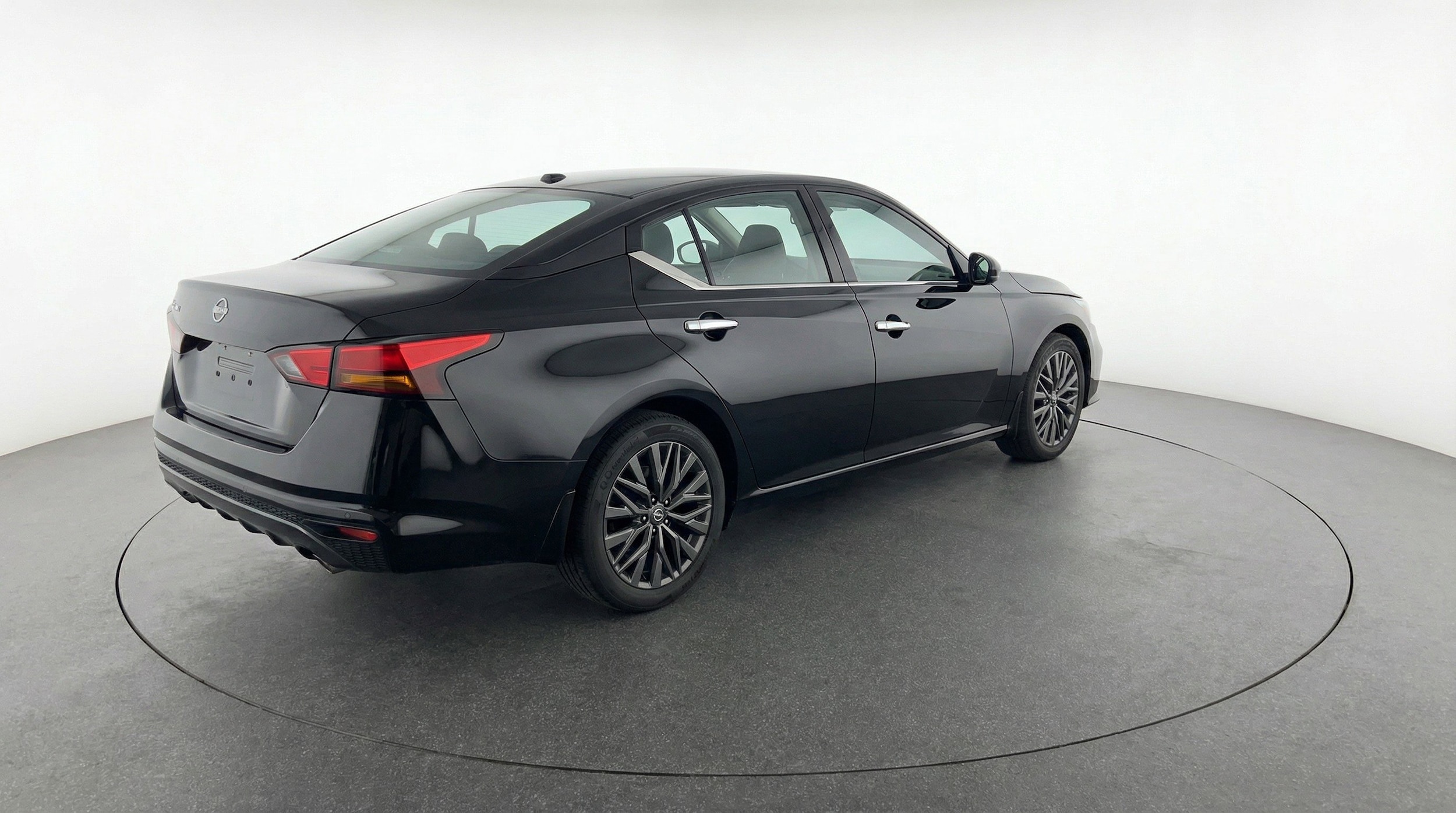 Thumbnail: 2025 Nissan Altima - 9