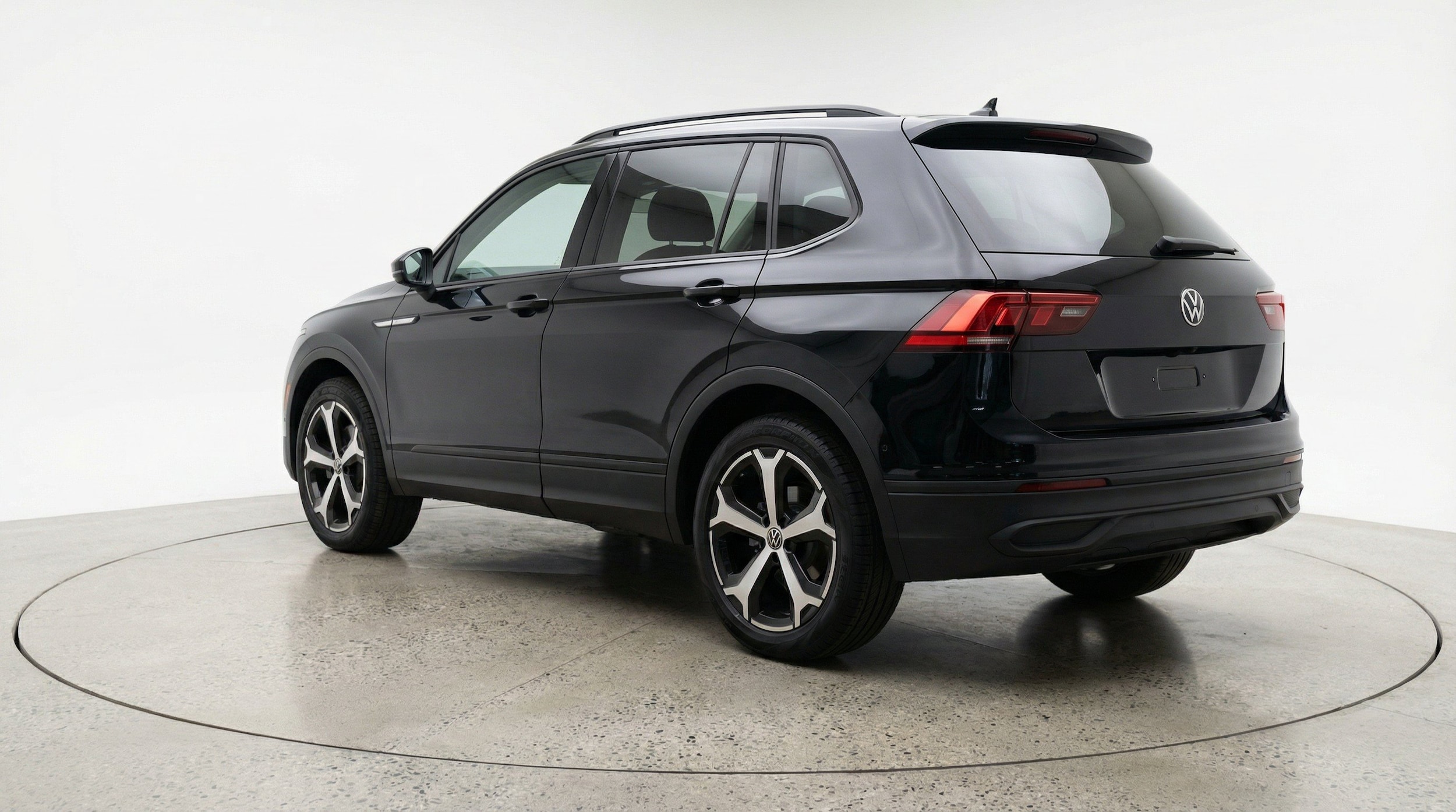 Thumbnail: 2026 Volkswagen Tiguan - 6