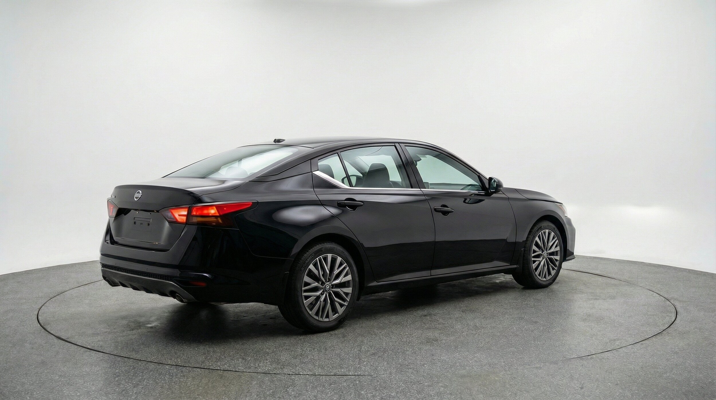 Thumbnail: 2025 Nissan Altima - 9