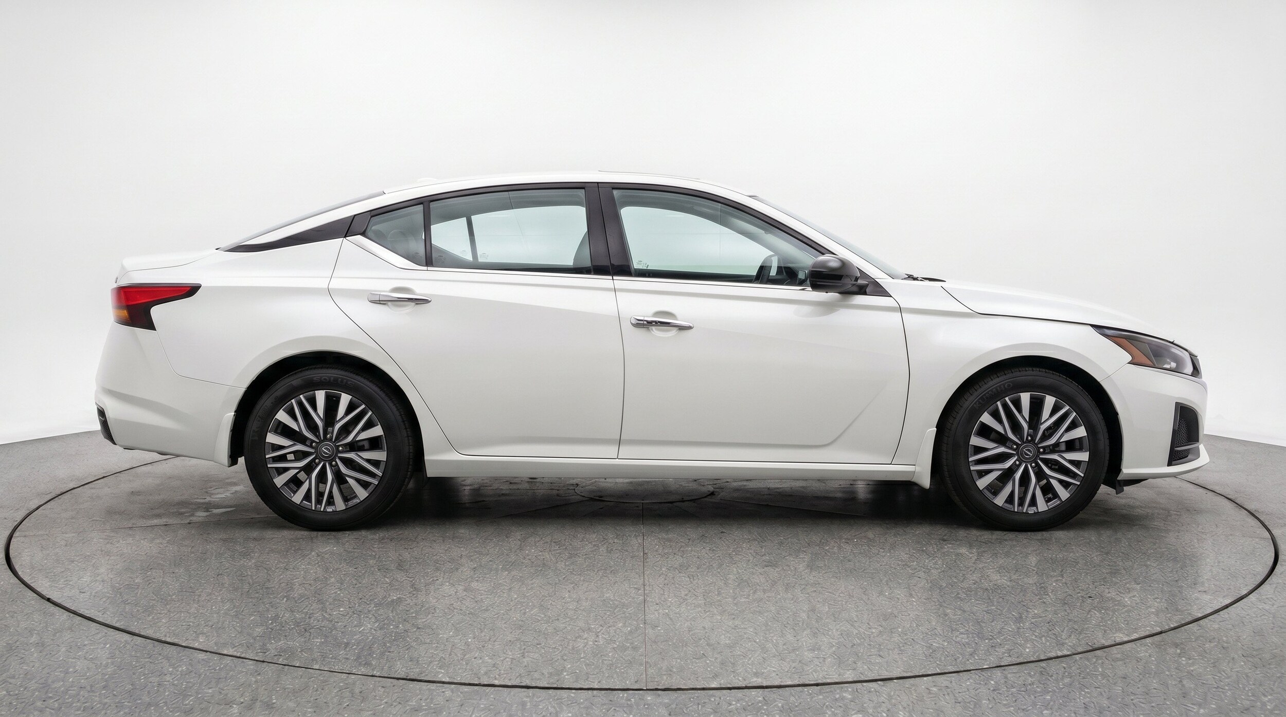 Thumbnail: 2025 Nissan Altima - 10