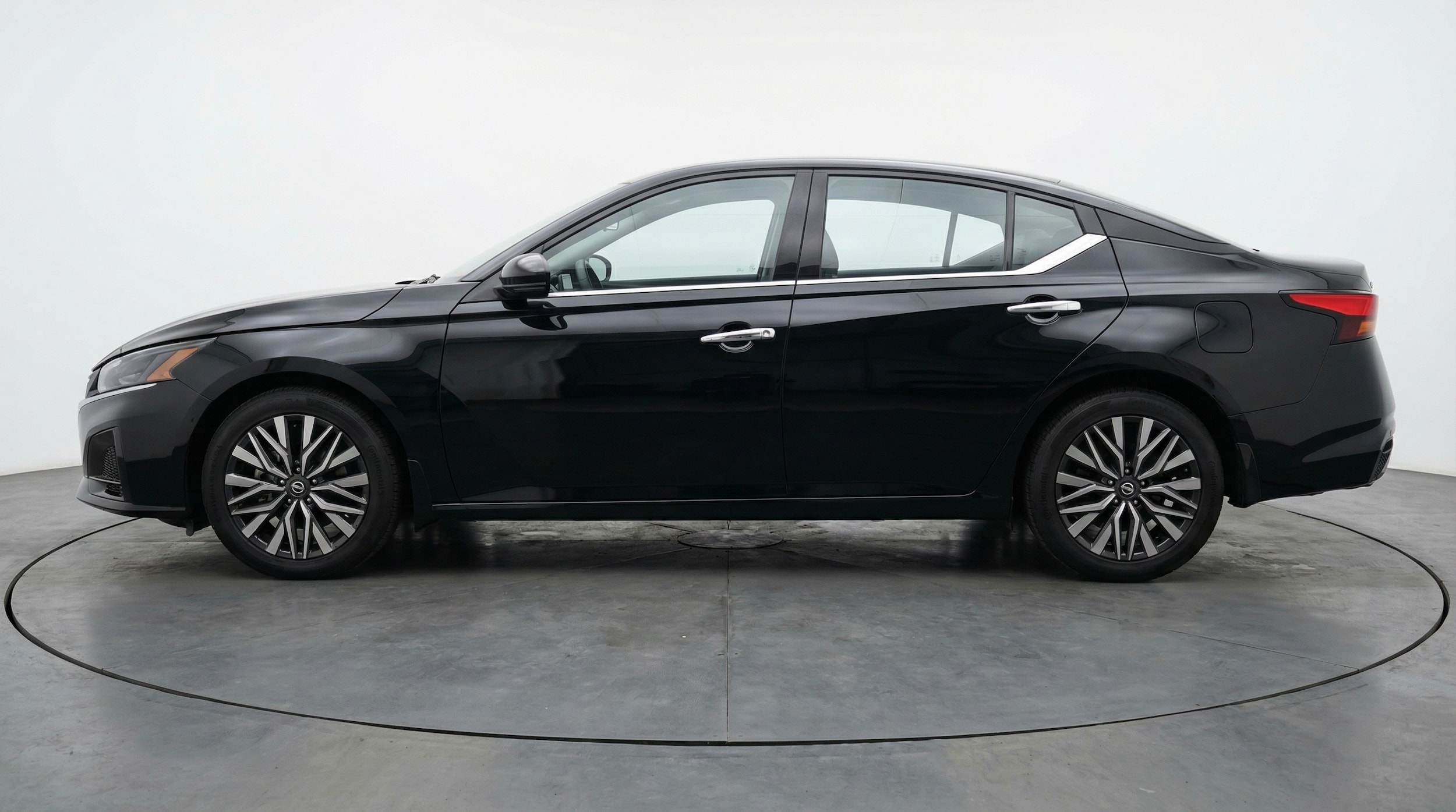 Thumbnail: 2025 Nissan Altima - 4