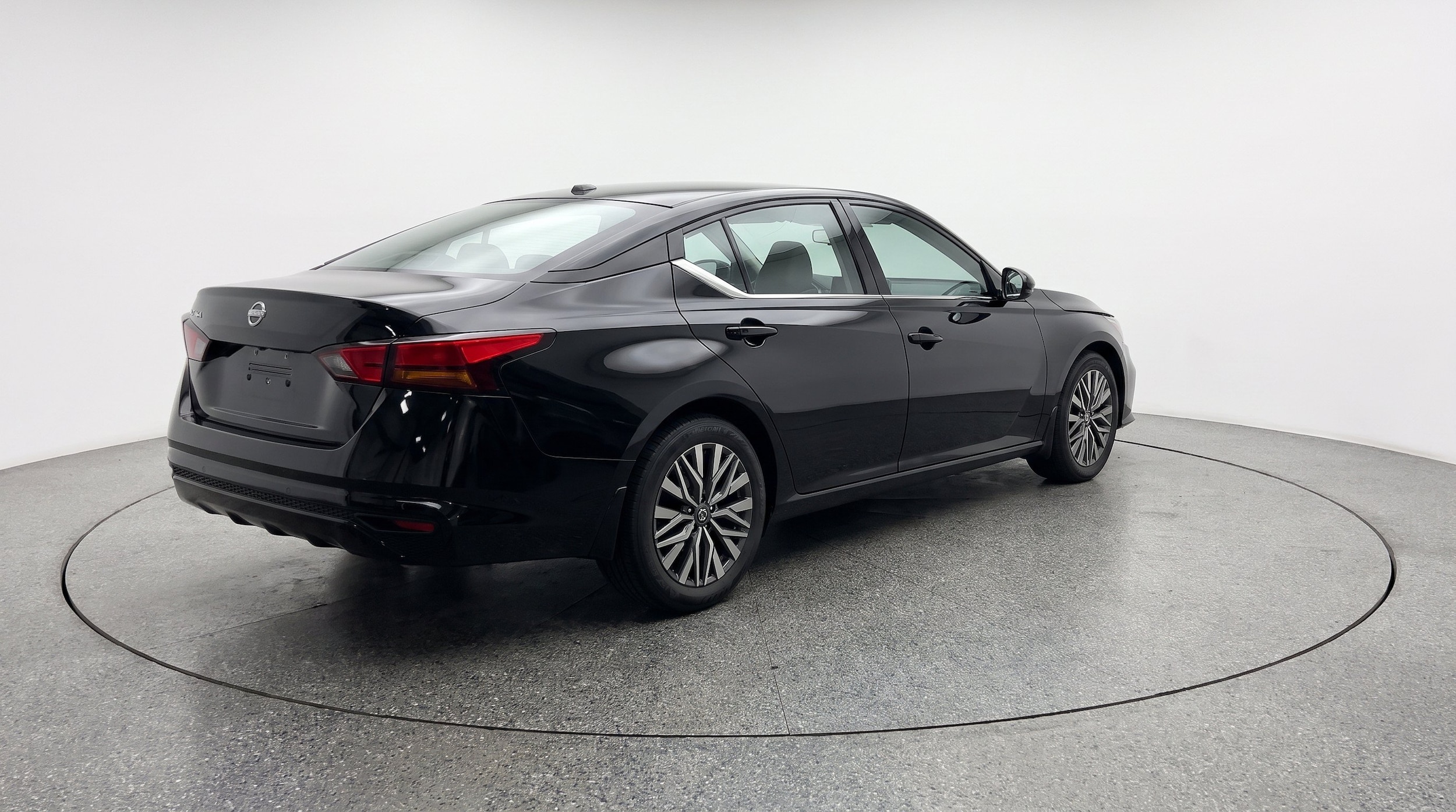 Thumbnail: 2025 Nissan Altima - 9