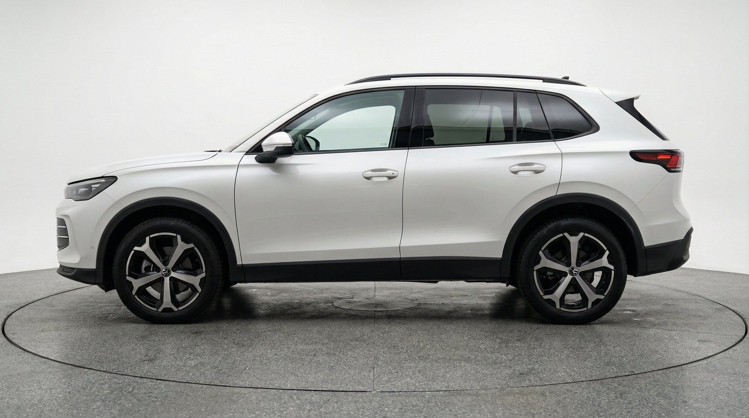 Thumbnail: 2026 Volkswagen Tiguan - 5