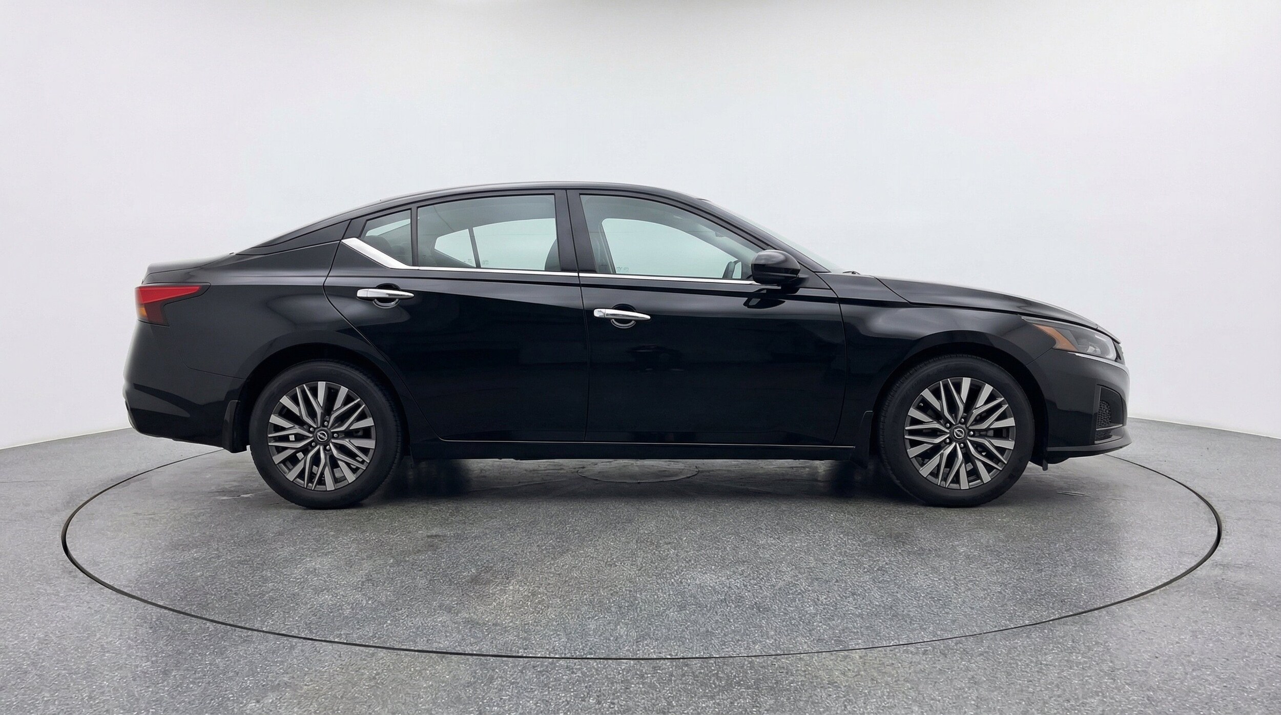 Thumbnail: 2025 Nissan Altima - 11