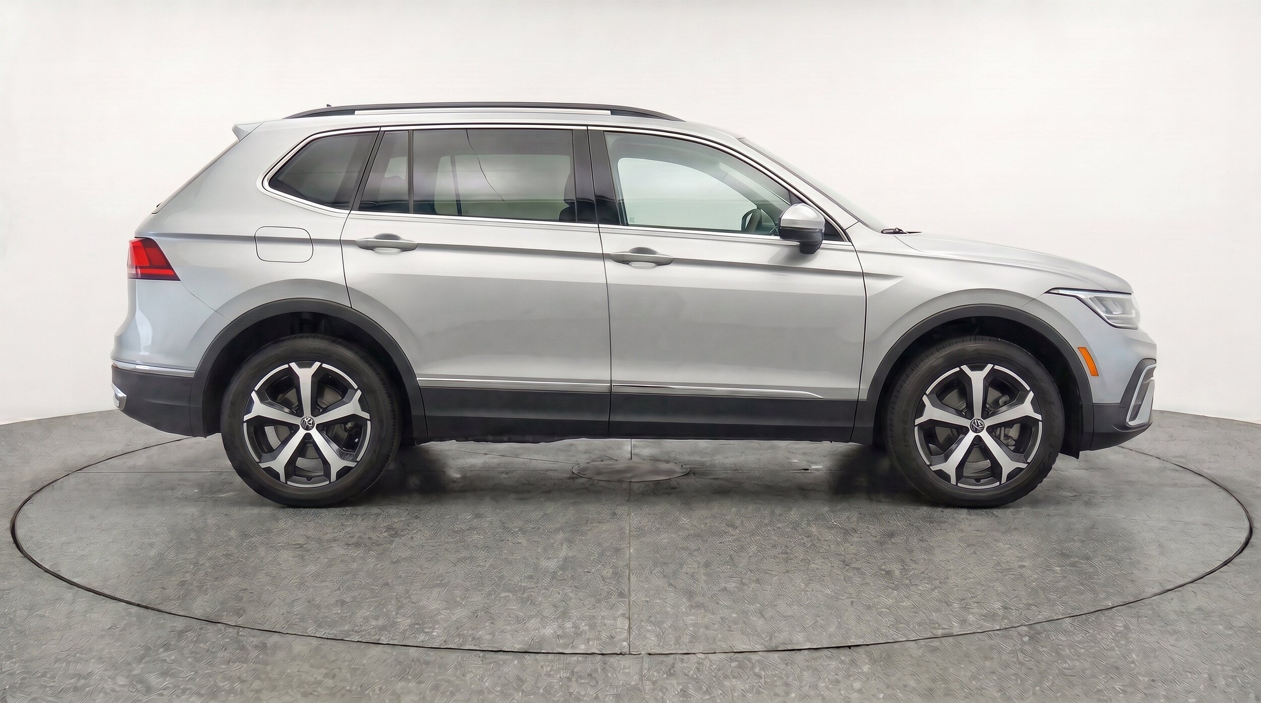 Thumbnail: 2026 Volkswagen Tiguan - 10