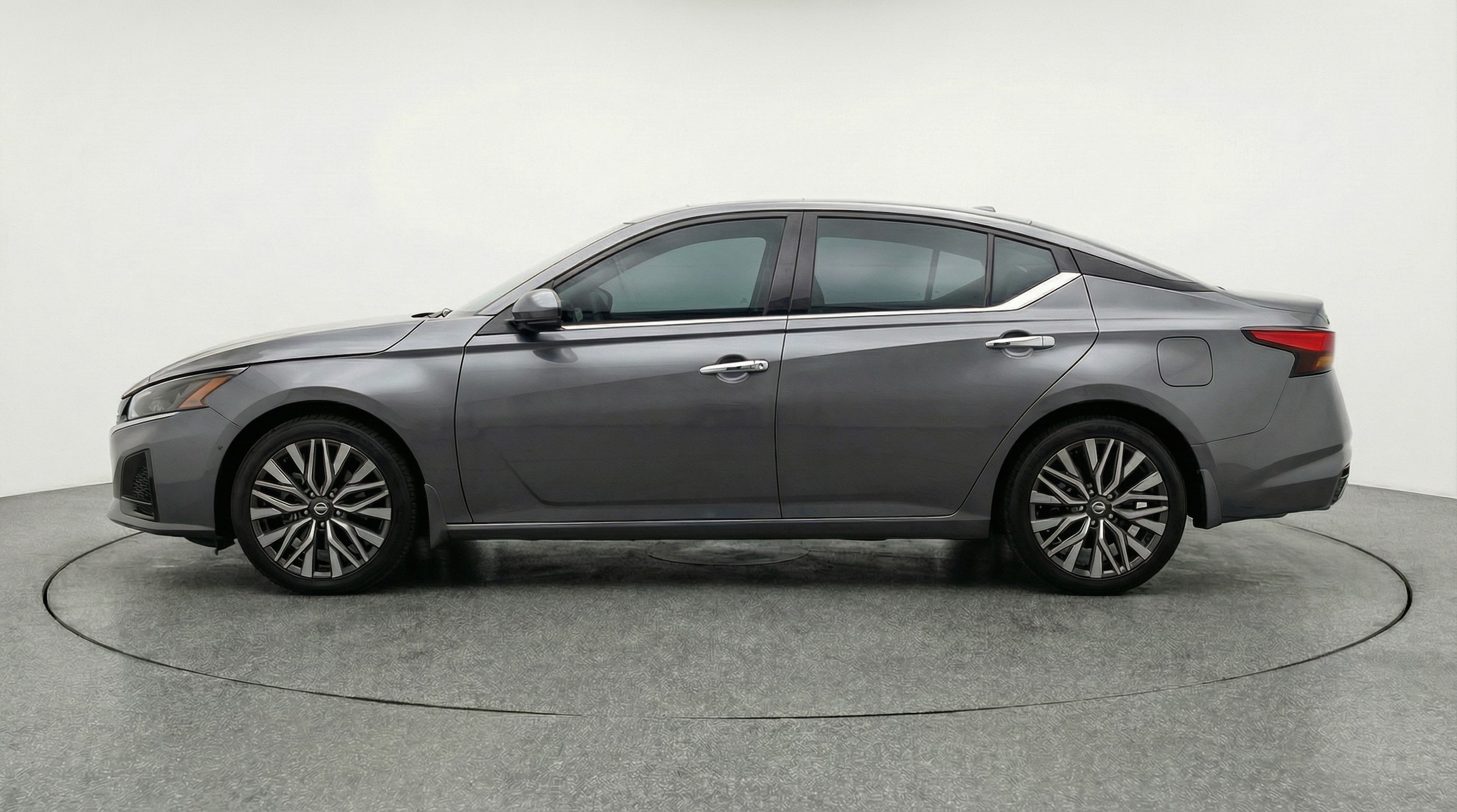 Thumbnail: 2025 Nissan Altima - 4