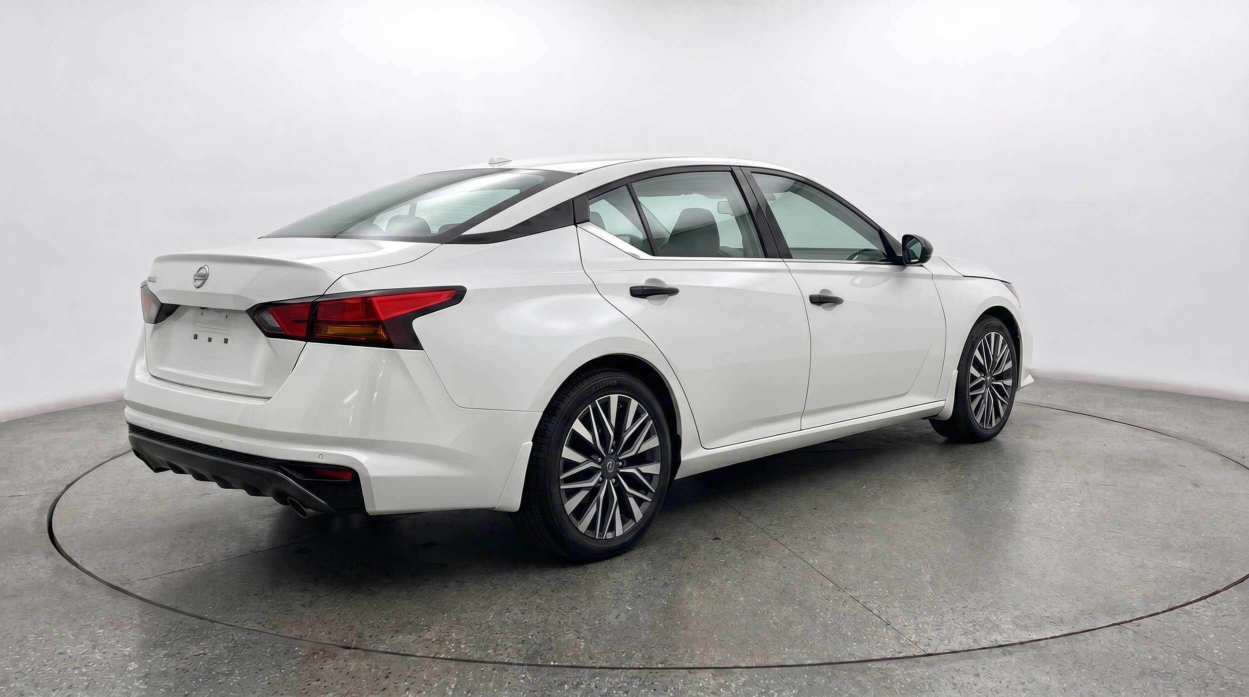 Thumbnail: 2025 Nissan Altima - 9