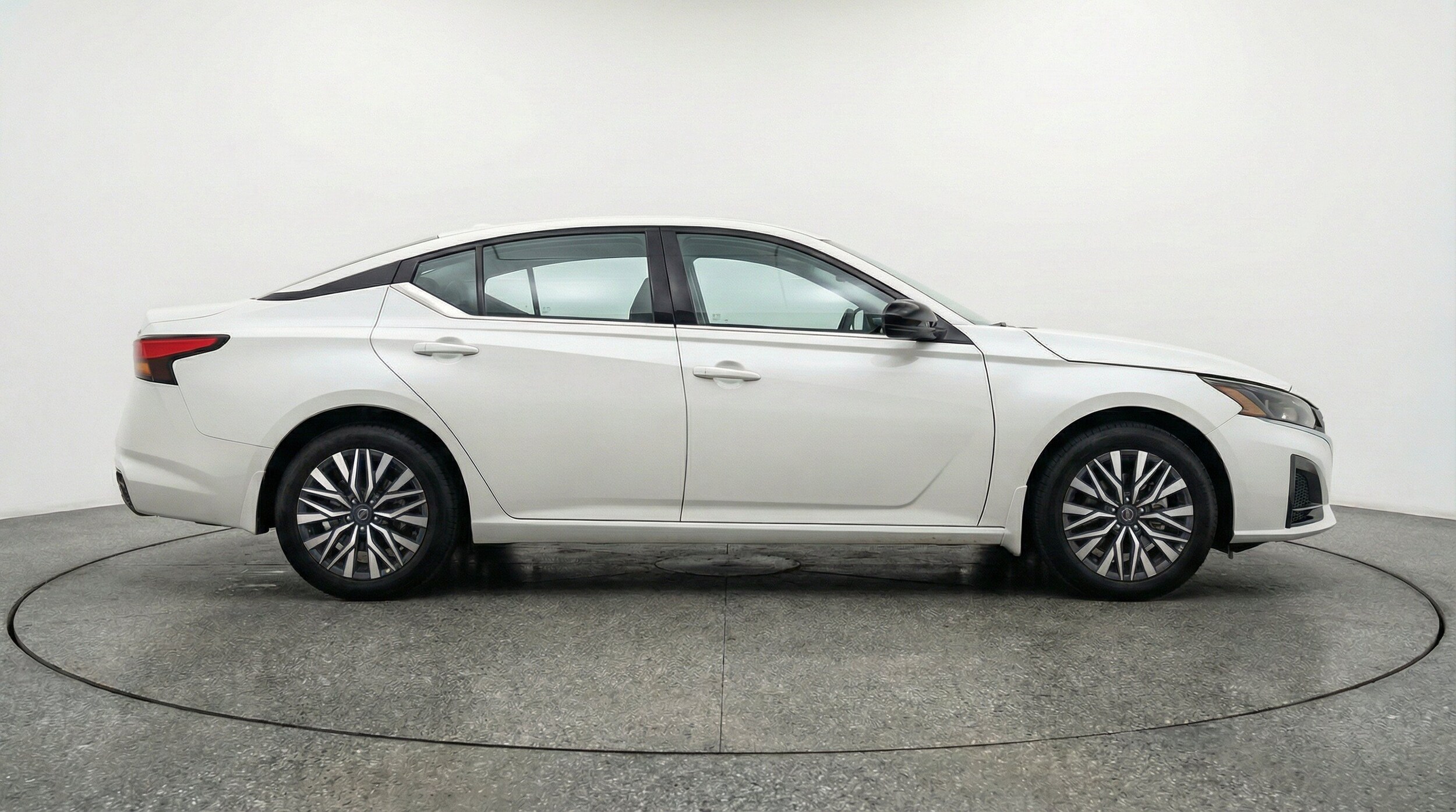Thumbnail: 2025 Nissan Altima - 10