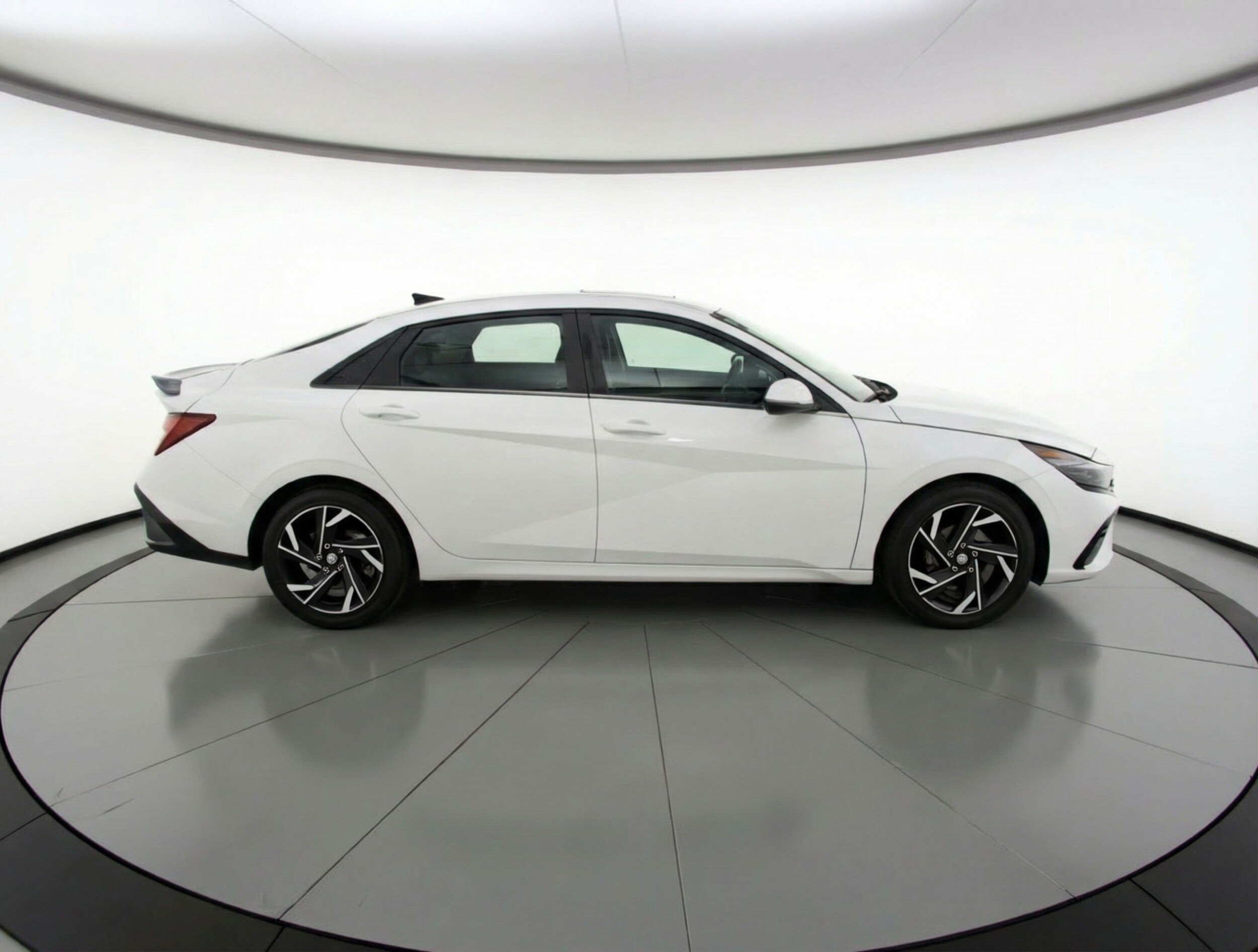 Thumbnail: 2025 Hyundai Elantra - 11