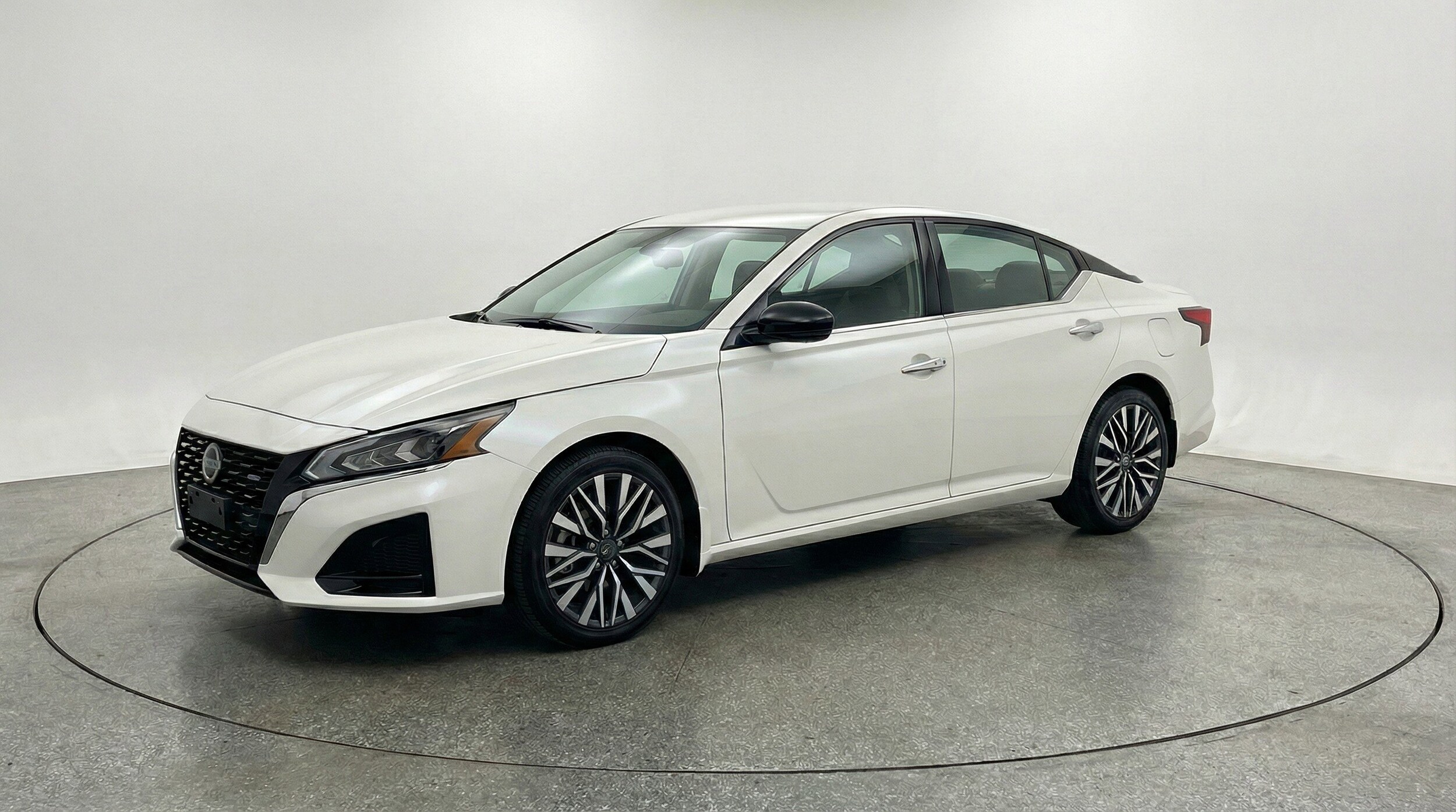 Thumbnail: 2025 Nissan Altima - 3