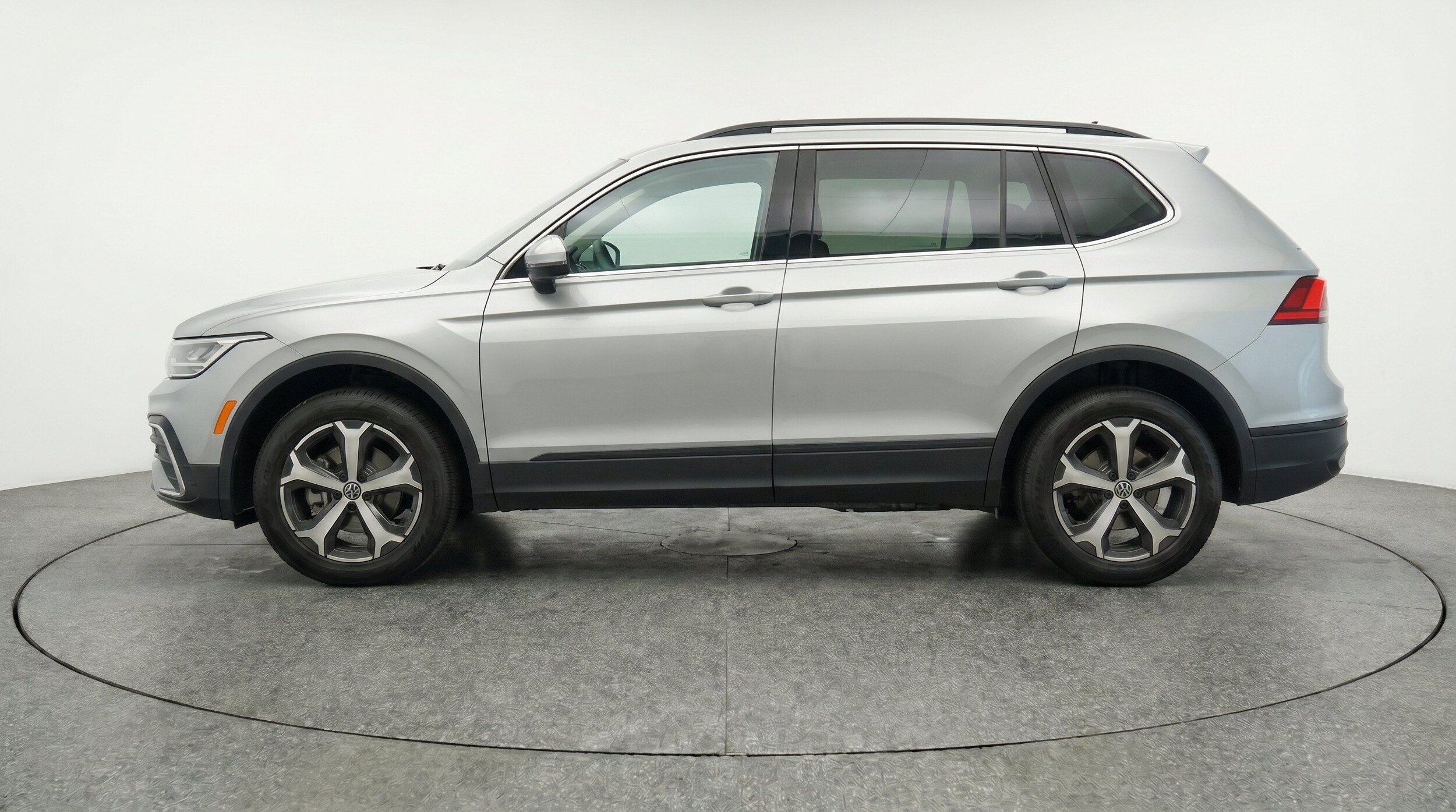 Thumbnail: 2026 Volkswagen Tiguan - 5