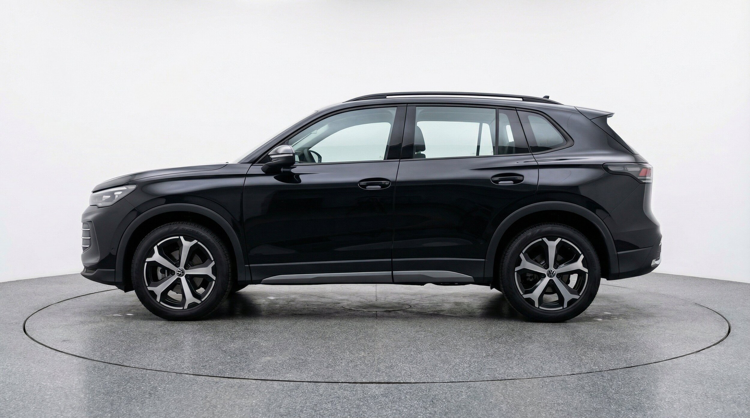 Thumbnail: 2026 Volkswagen Tiguan - 5