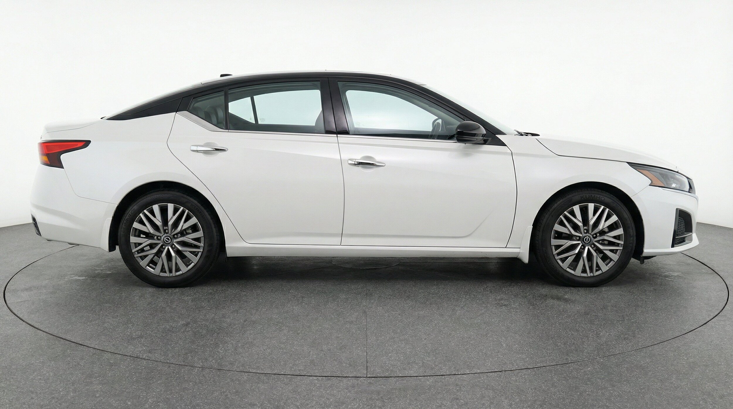Thumbnail: 2025 Nissan Altima - 11