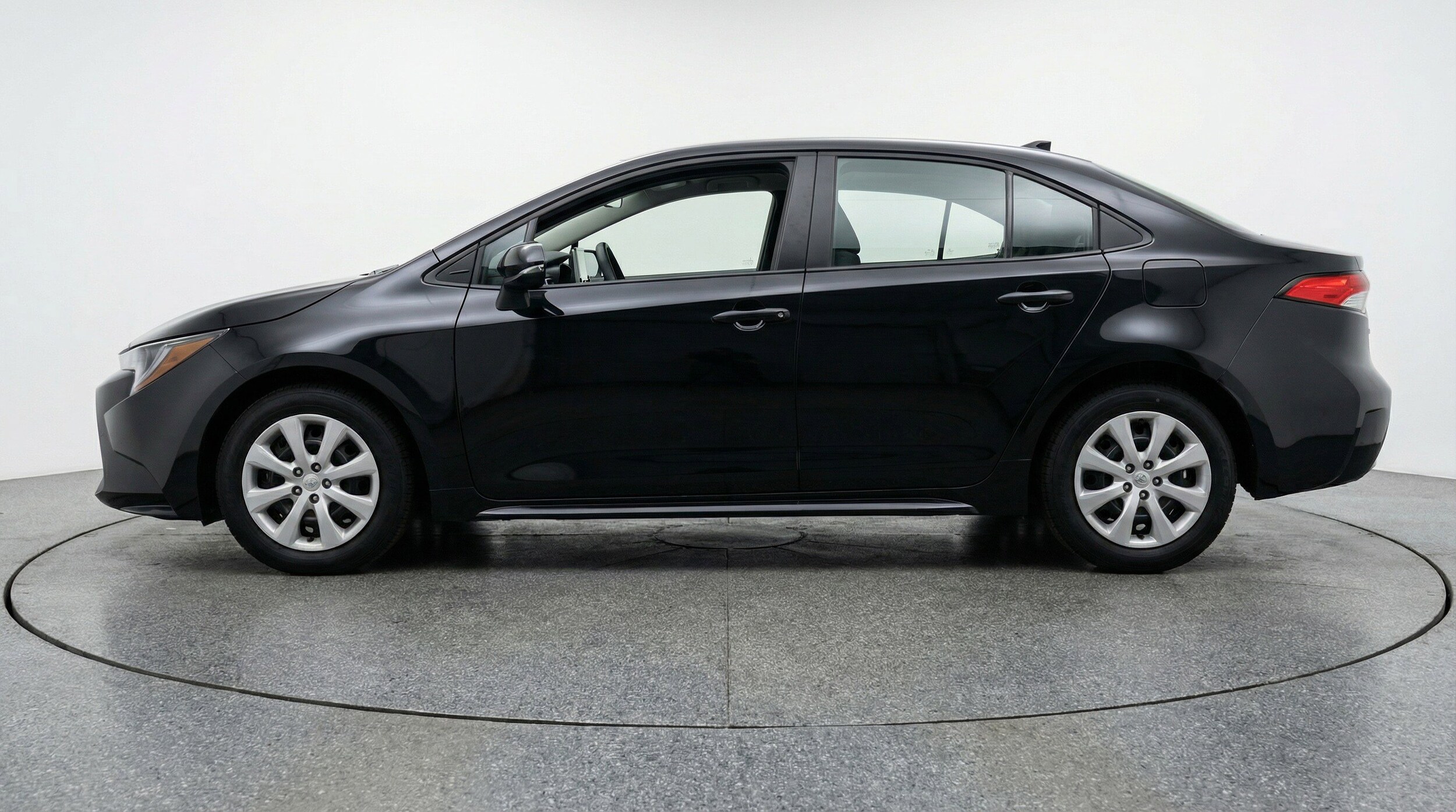 Thumbnail: 2025 Toyota Corolla - 5