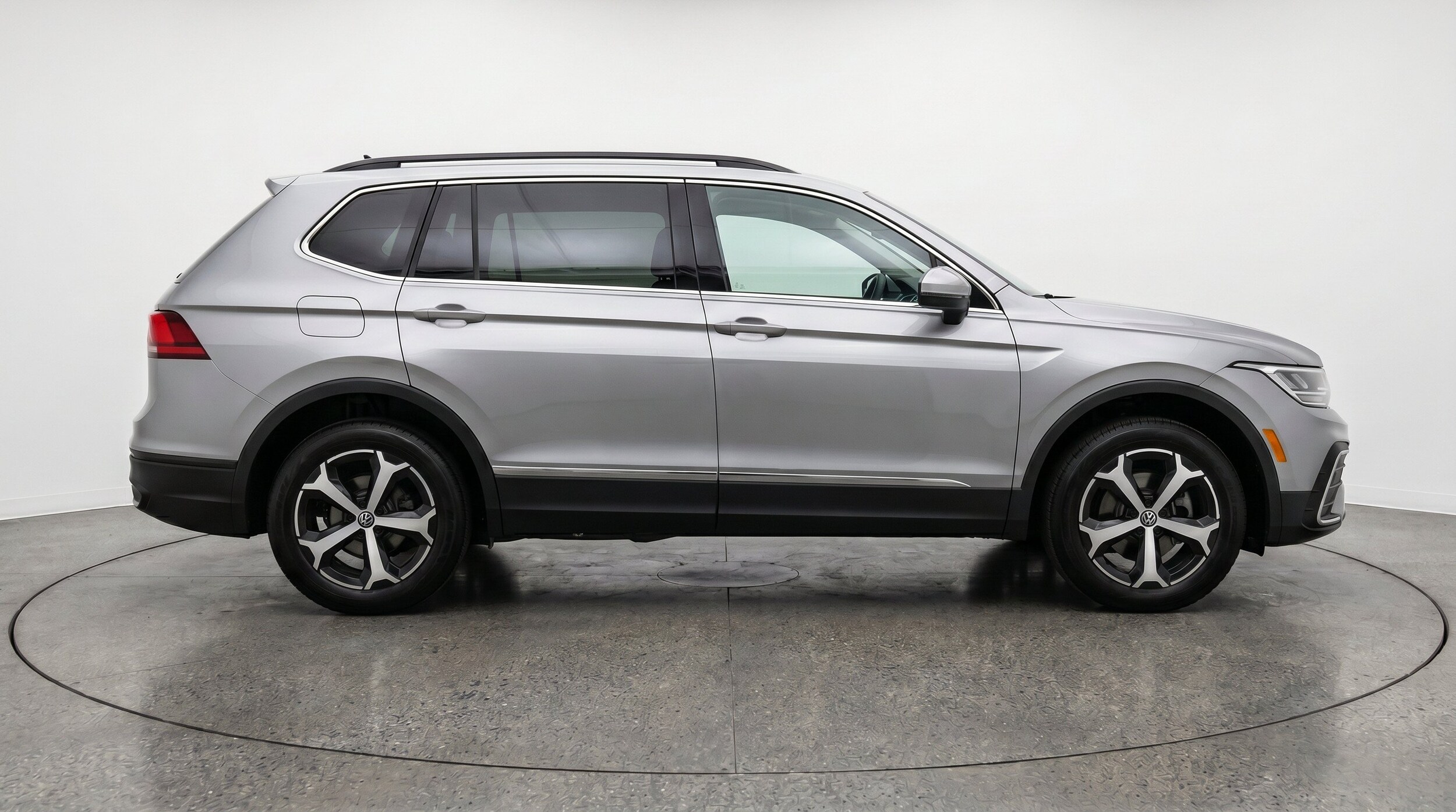 Thumbnail: 2026 Volkswagen Tiguan - 10