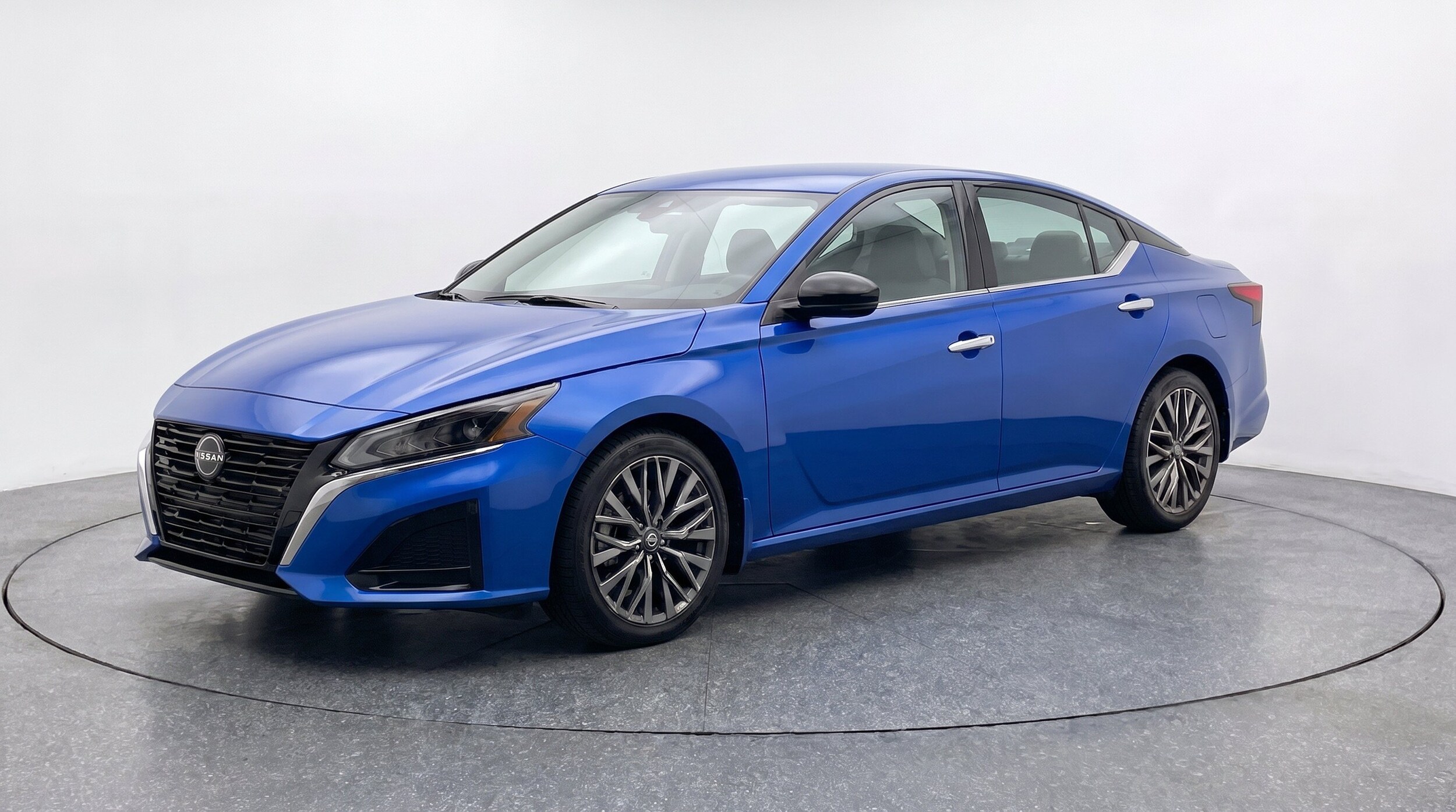 Thumbnail: 2025 Nissan Altima - 3