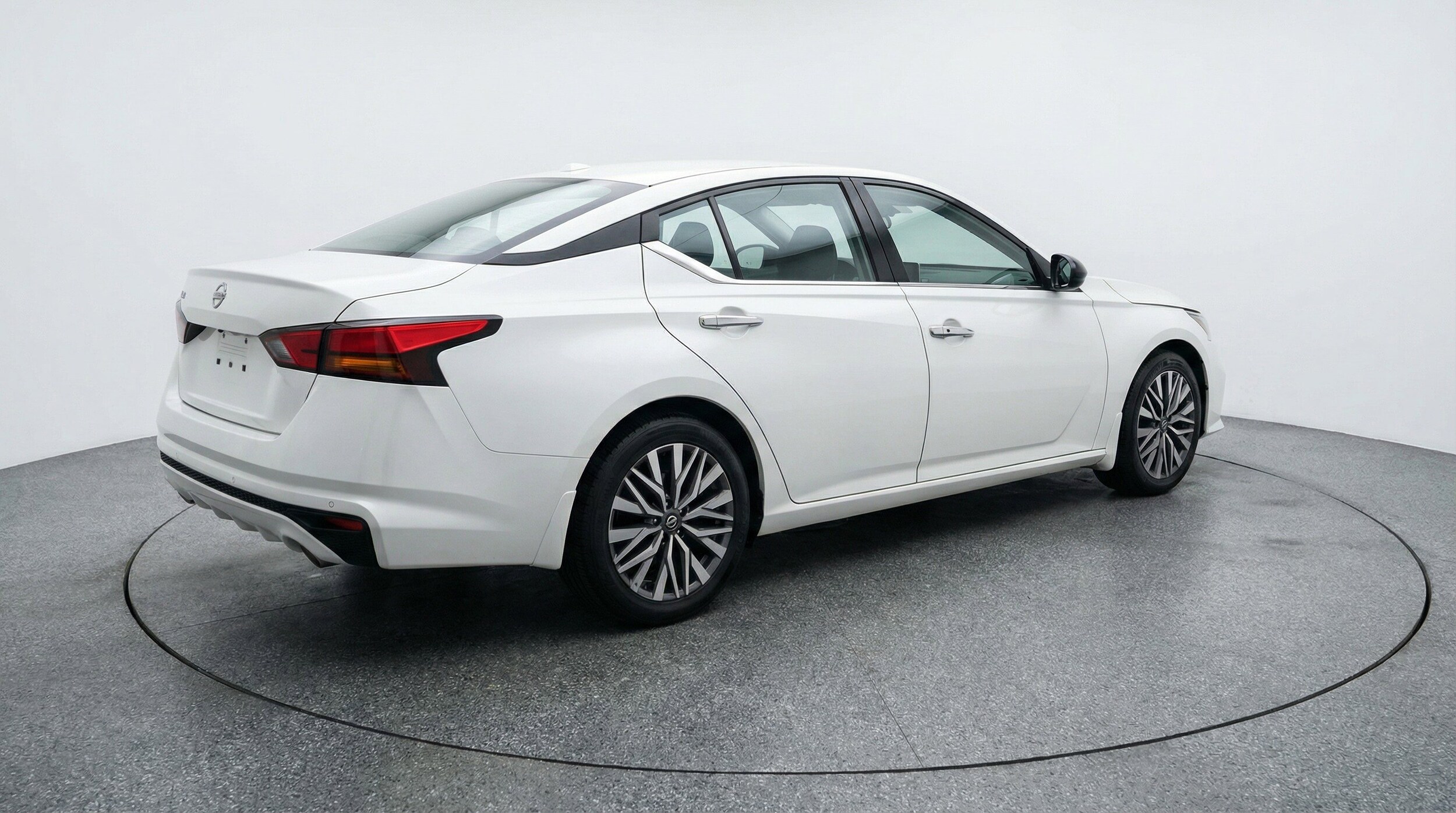 Thumbnail: 2025 Nissan Altima - 9