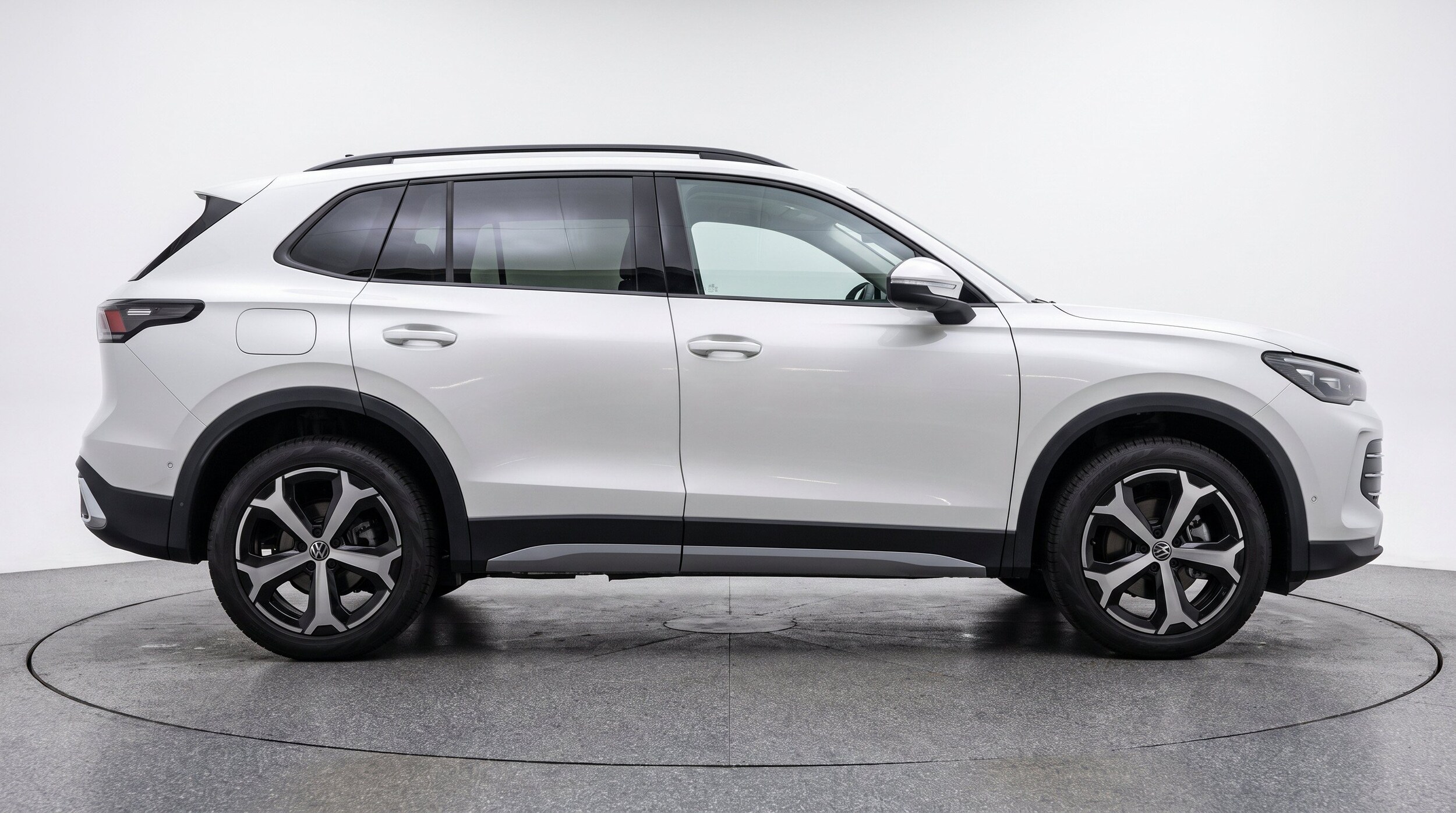 Thumbnail: 2026 Volkswagen Tiguan - 10