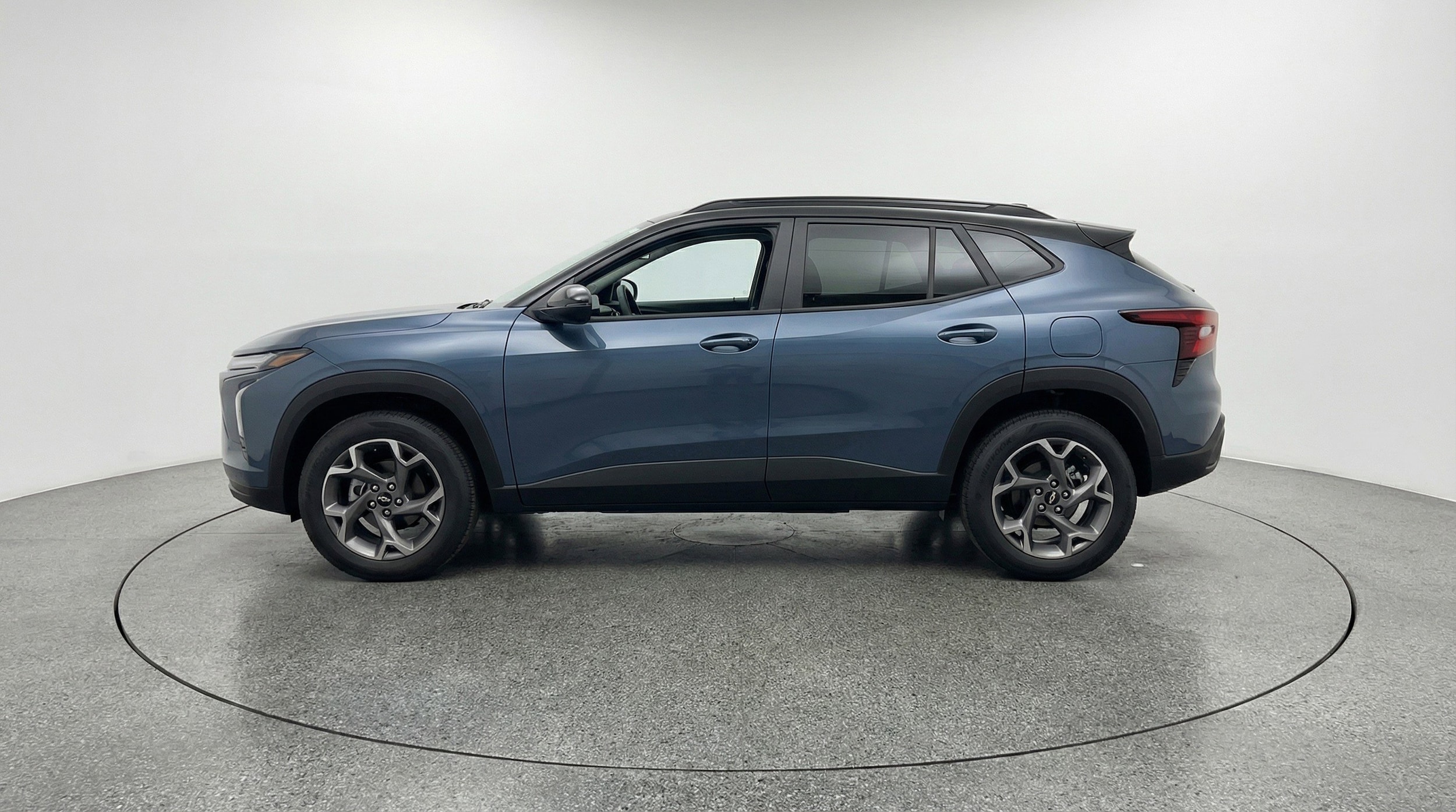 Thumbnail: 2025 Chevrolet Trax - 5