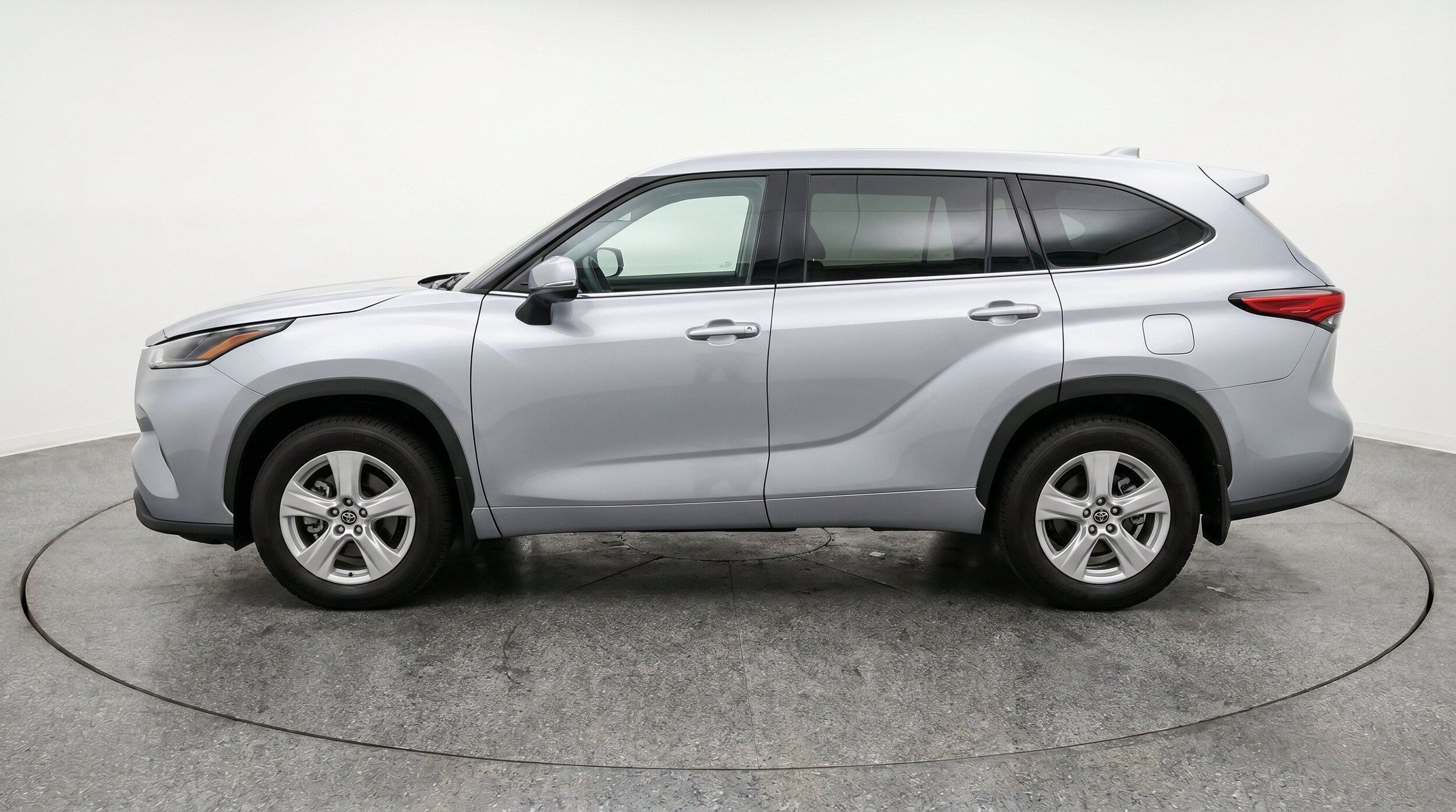 Thumbnail: 2025 Toyota Highlander - 5