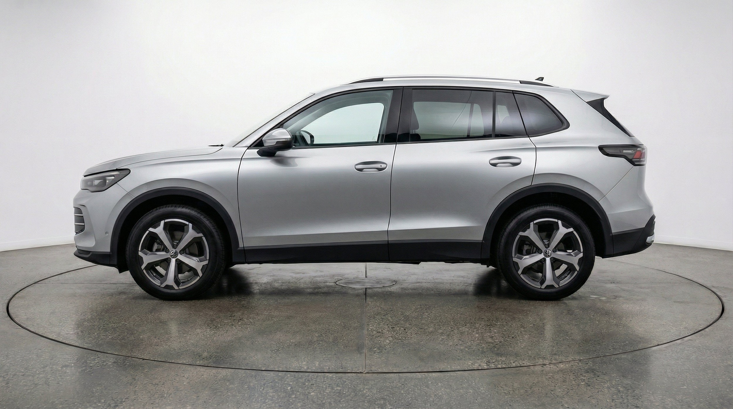 Thumbnail: 2026 Volkswagen Tiguan - 5