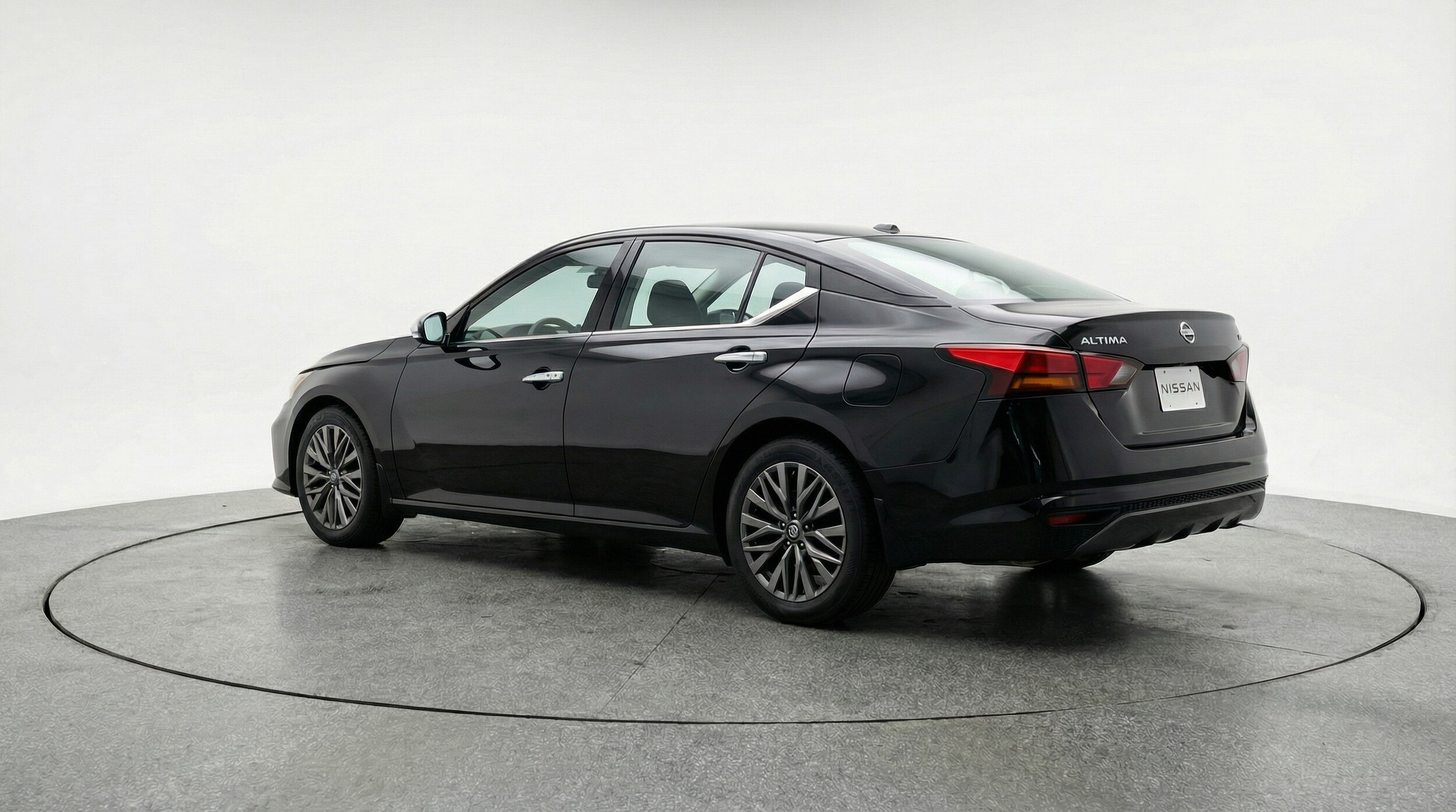 Thumbnail: 2025 Nissan Altima - 5