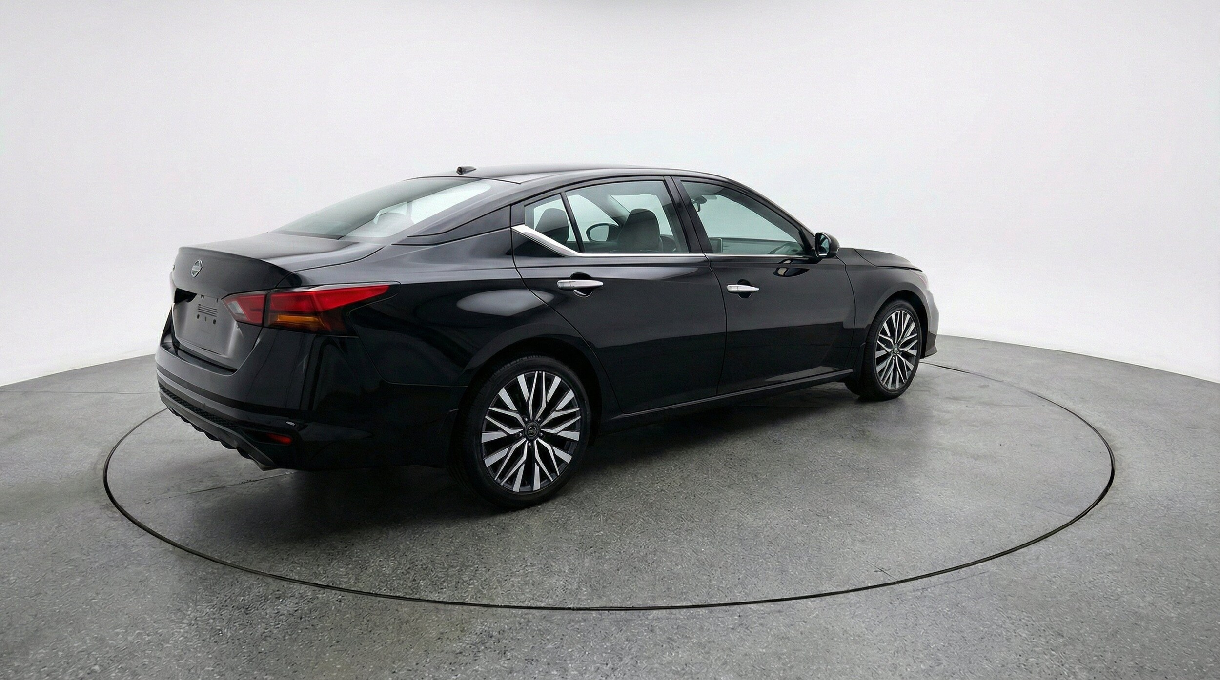 Thumbnail: 2025 Nissan Altima - 9