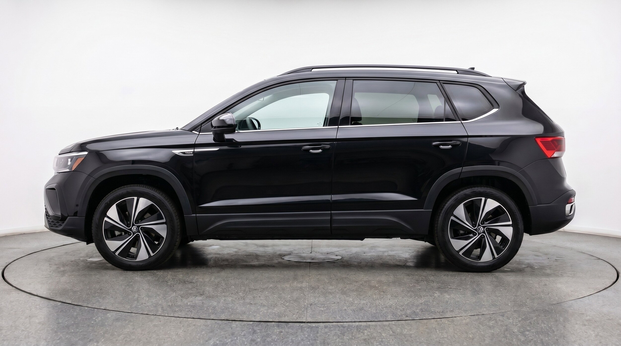 Thumbnail: 2025 Volkswagen Taos - 5