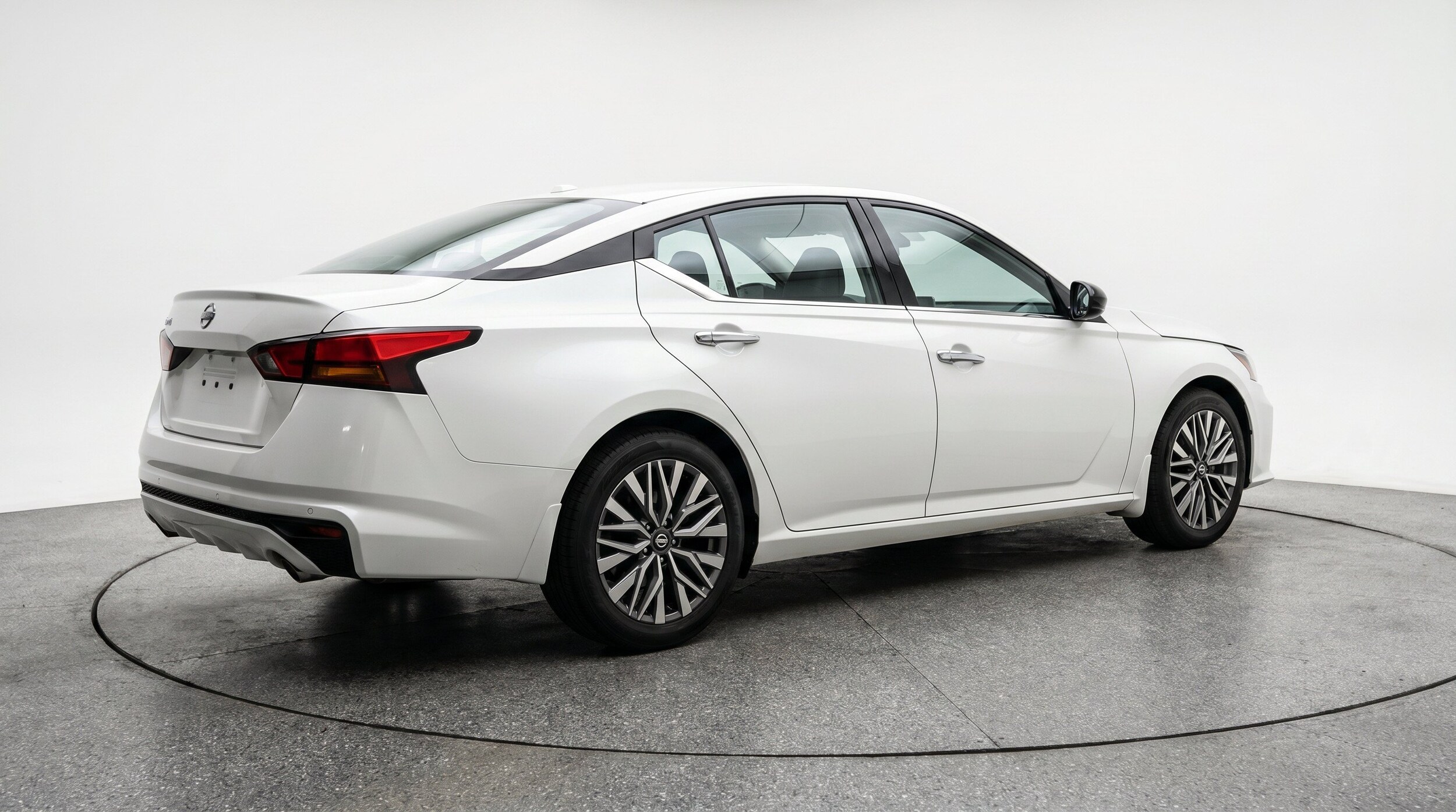 Thumbnail: 2025 Nissan Altima - 9