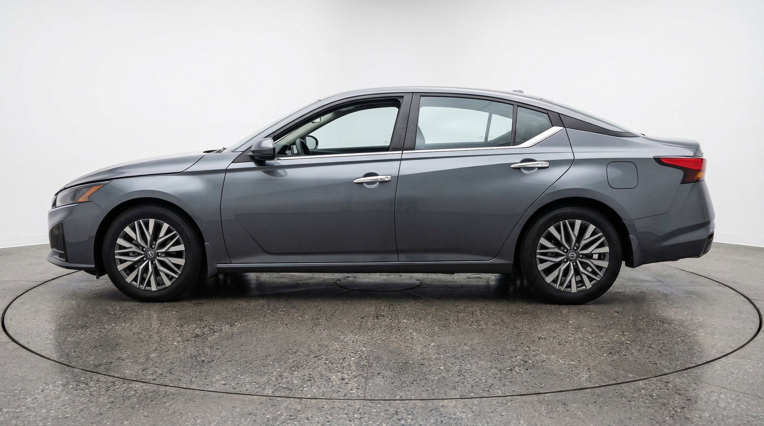 Thumbnail: 2025 Nissan Altima - 5