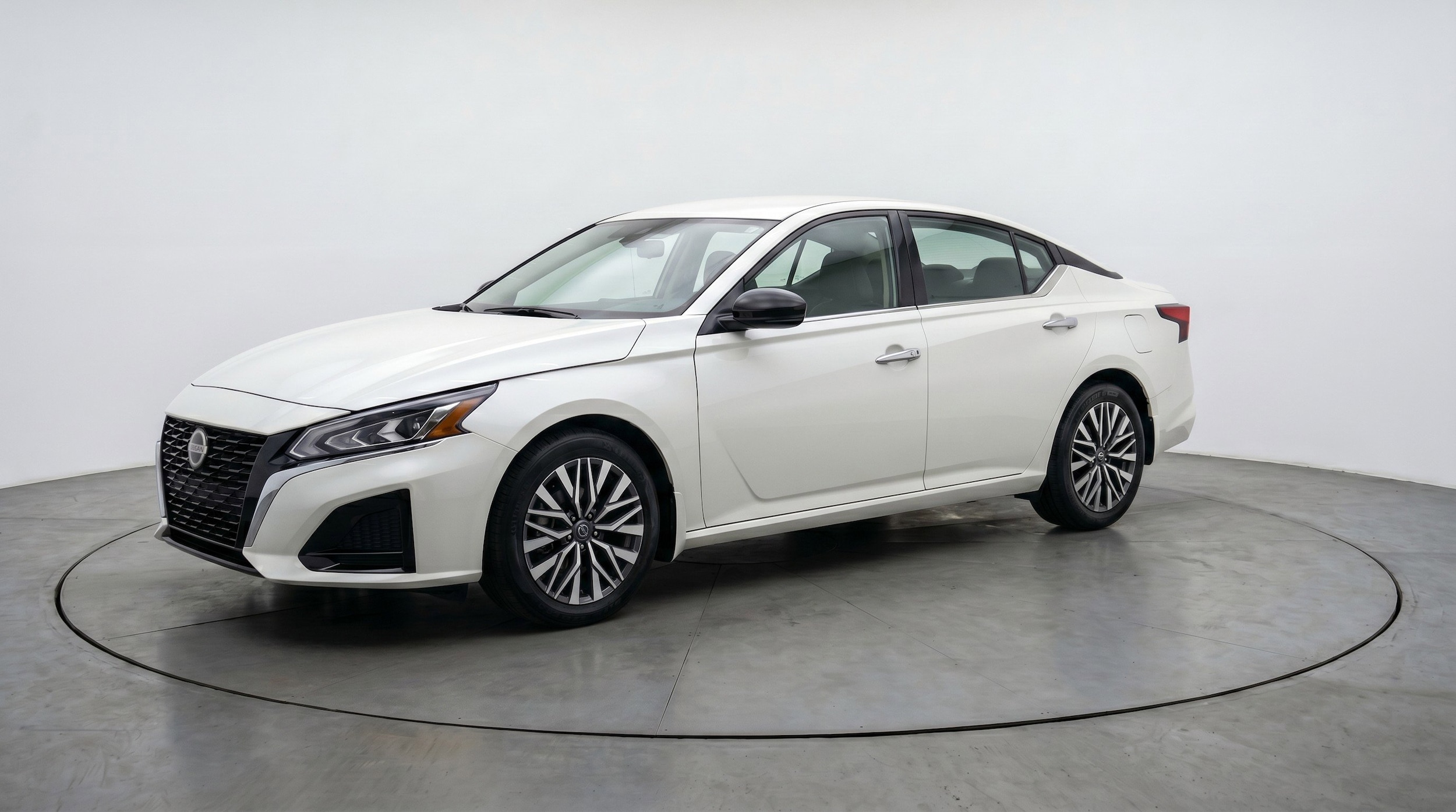 Thumbnail: 2025 Nissan Altima - 3