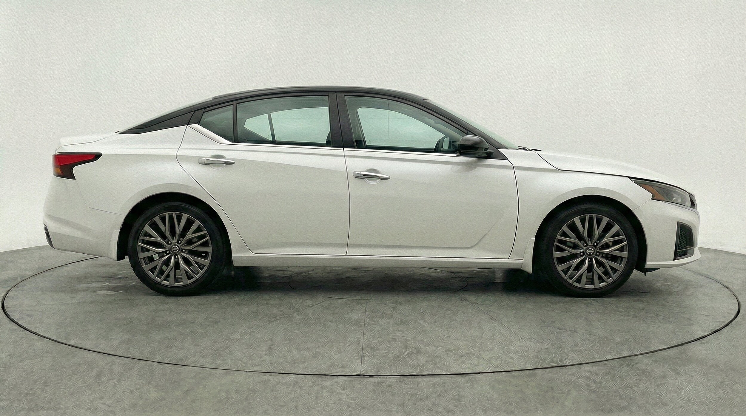 Thumbnail: 2025 Nissan Altima - 11