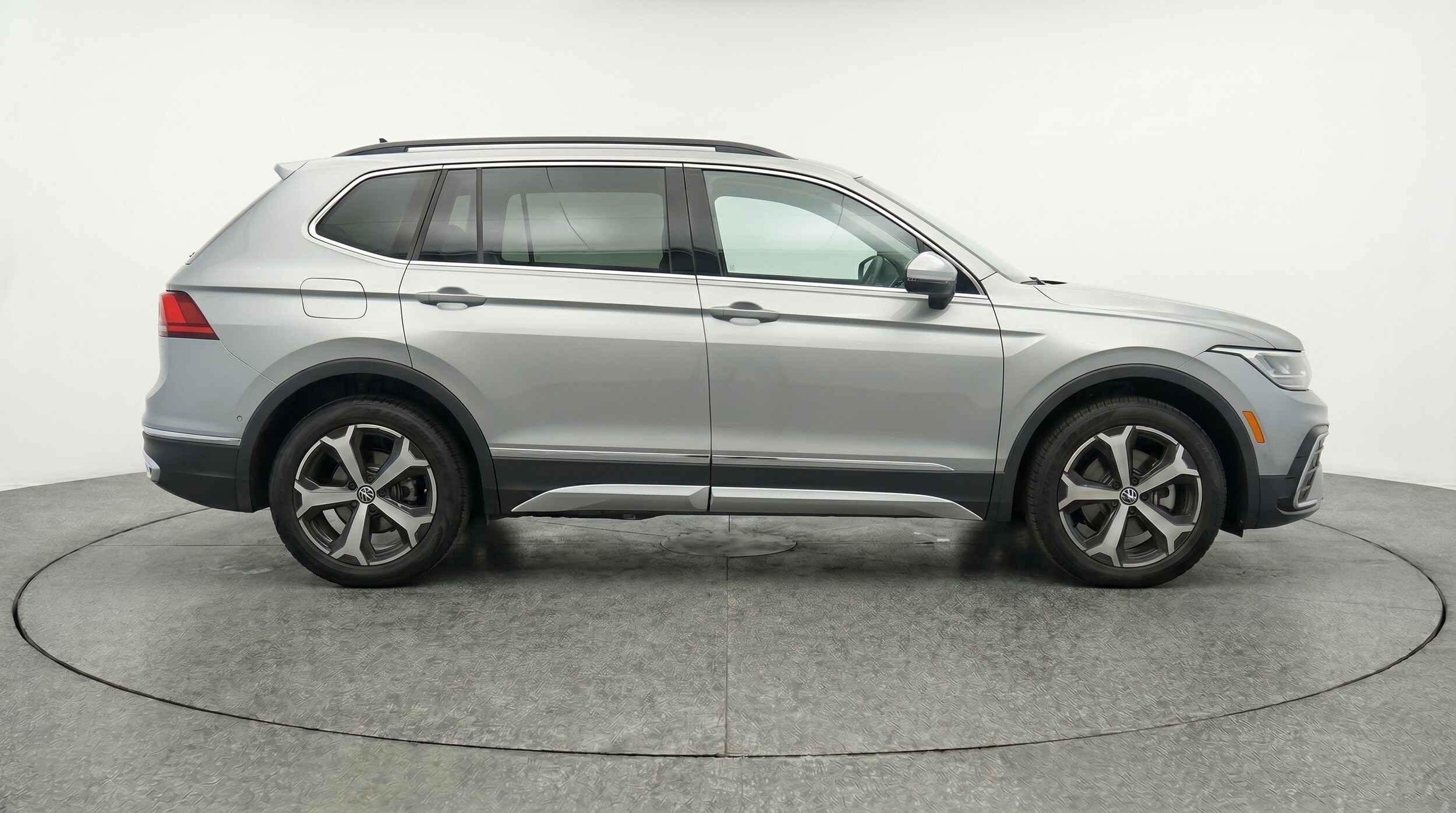 Thumbnail: 2026 Volkswagen Tiguan - 11