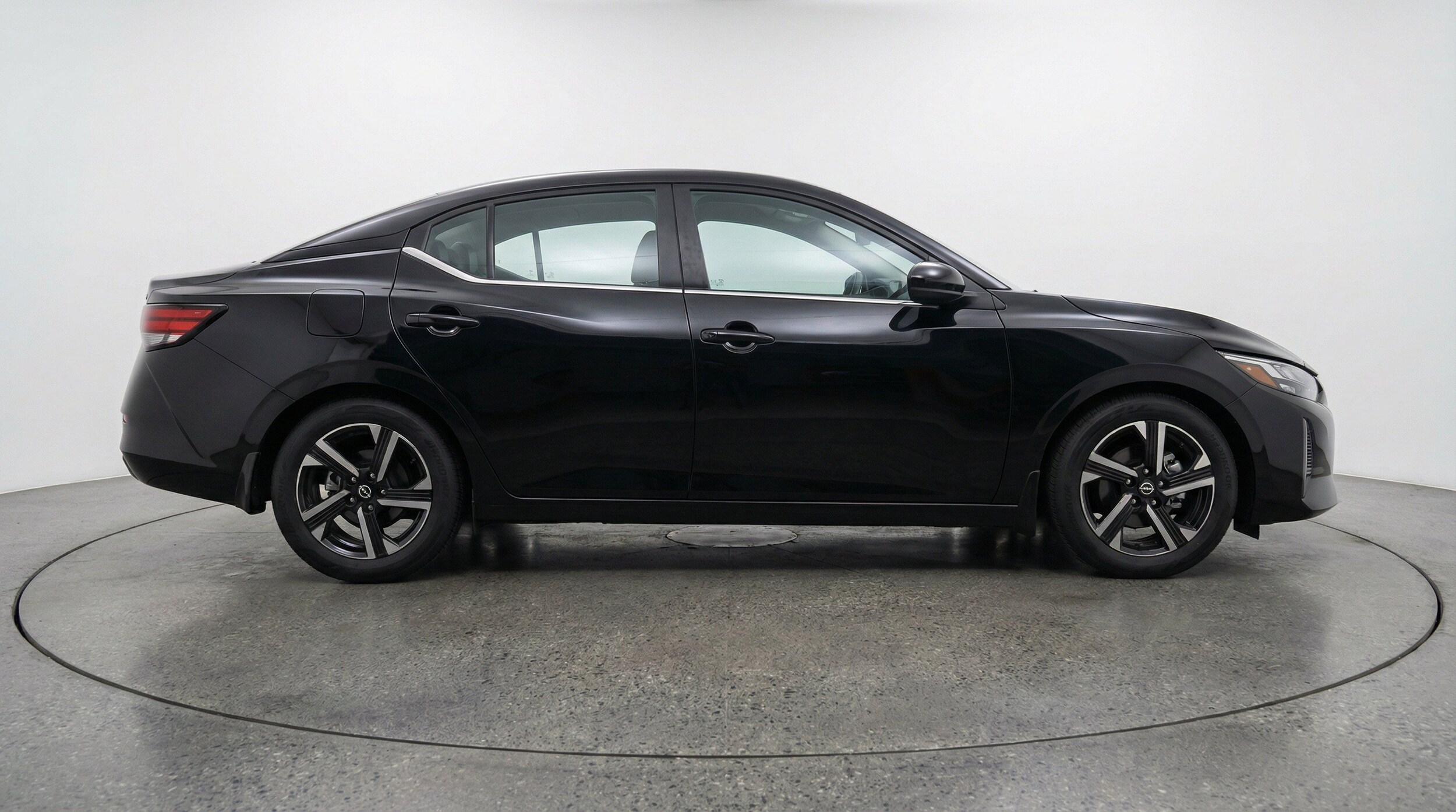 Thumbnail: 2025 Nissan Sentra - 10