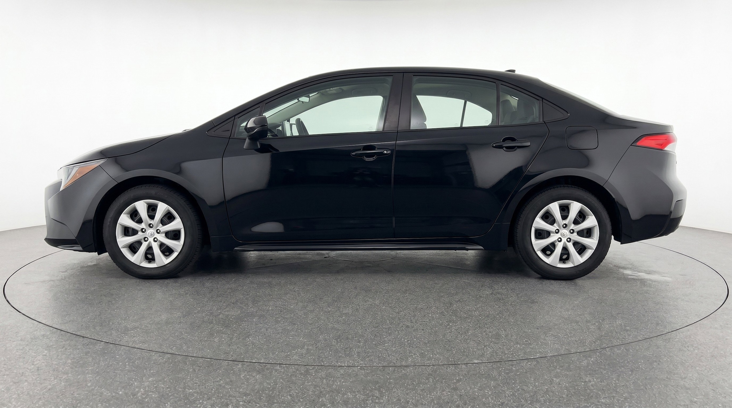 Thumbnail: 2025 Toyota Corolla - 5