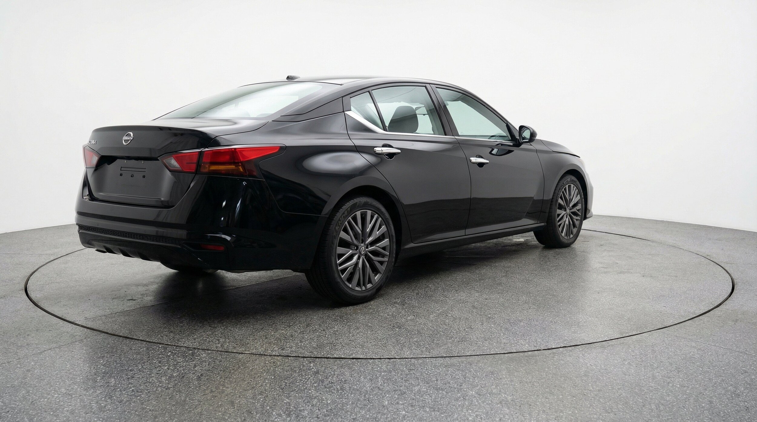 Thumbnail: 2025 Nissan Altima - 9