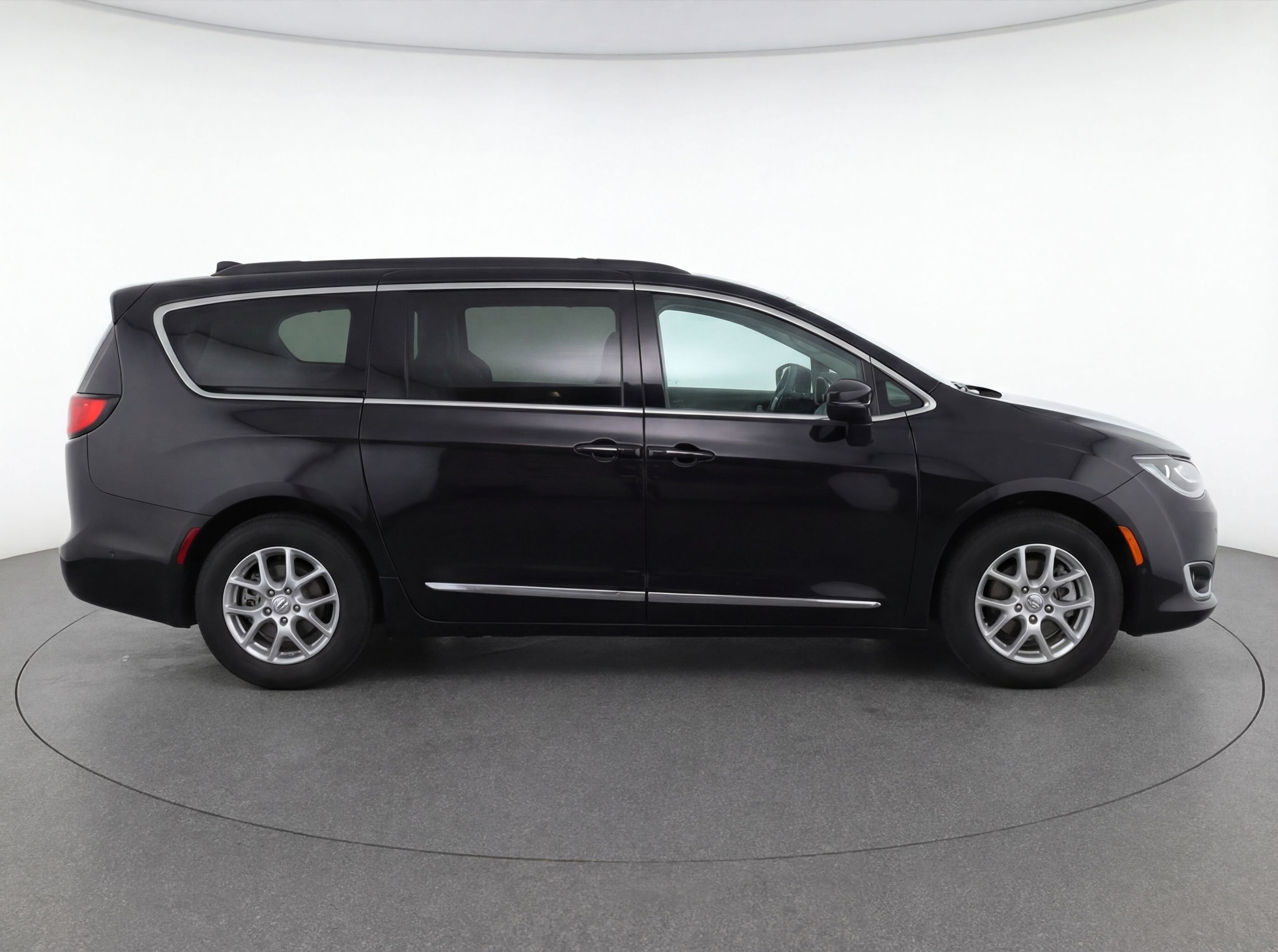 Thumbnail: 2024 Chrysler Pacifica - 11