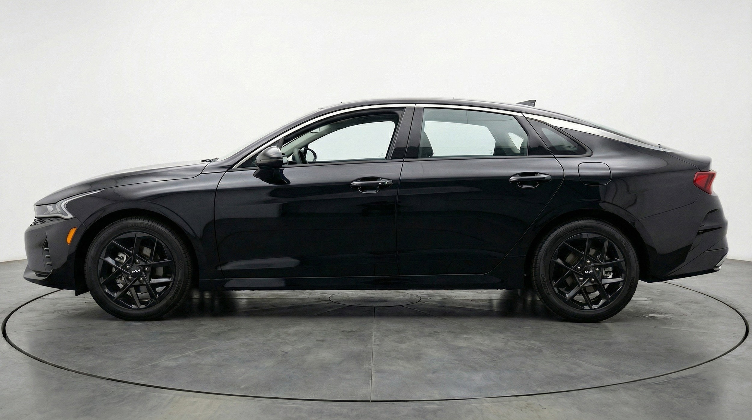 Thumbnail: 2025 Kia K5 - 5