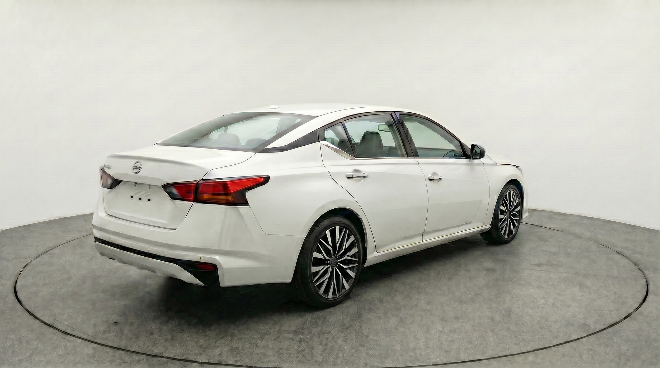 Thumbnail: 2025 Nissan Altima - 9