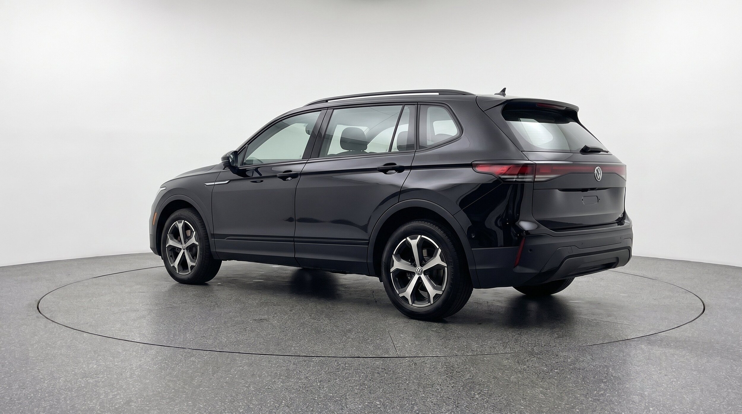 Thumbnail: 2026 Volkswagen Tiguan - 6