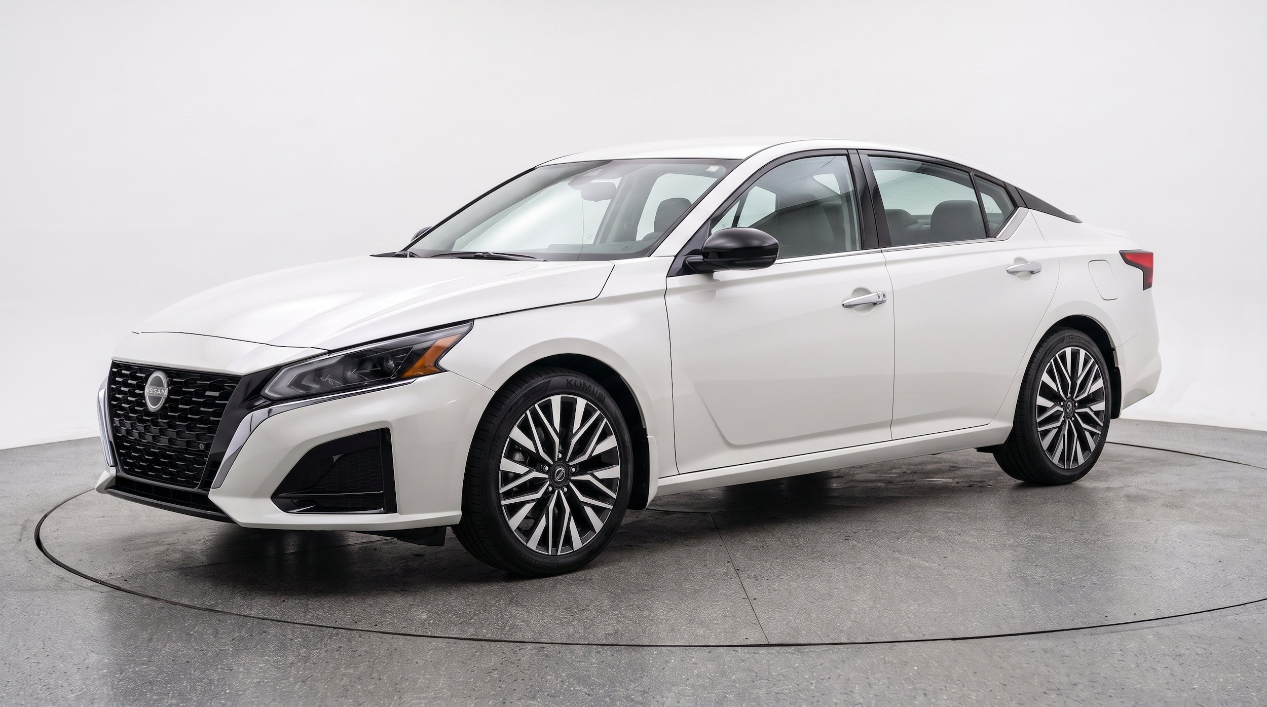 Thumbnail: 2025 Nissan Altima - 3