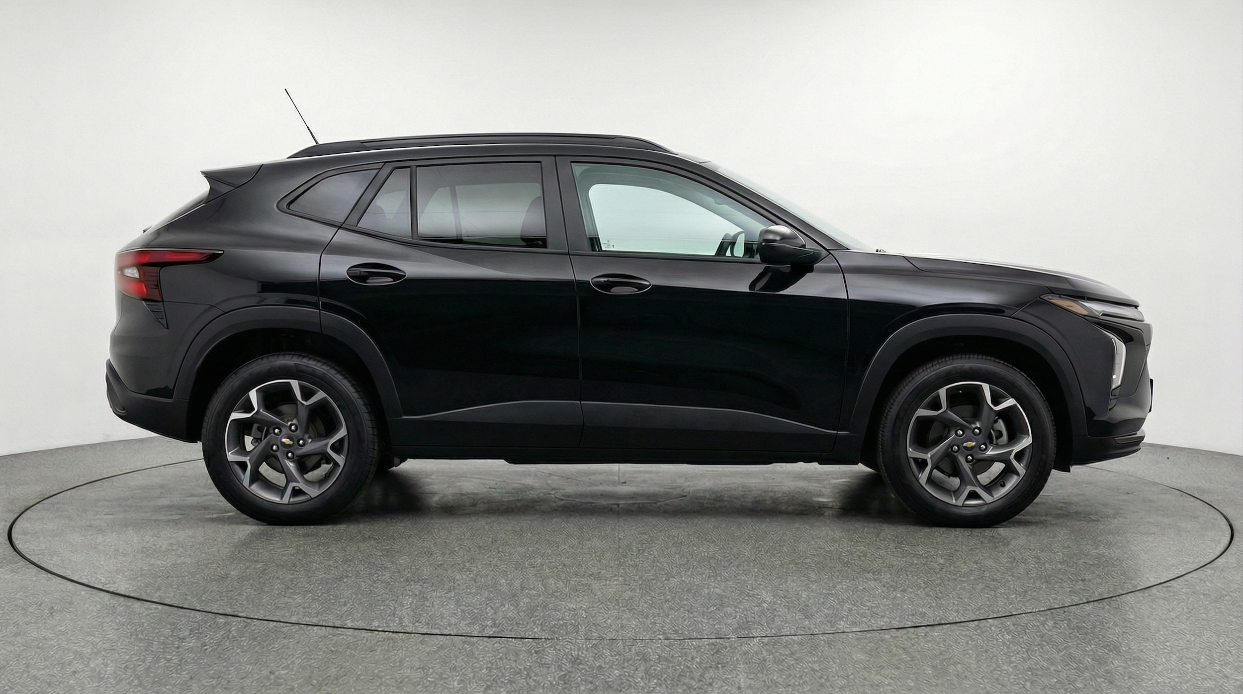 Thumbnail: 2025 Chevrolet Trax - 8