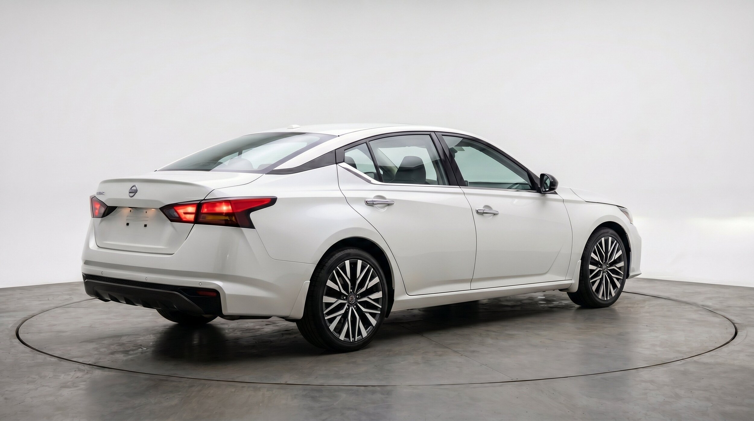 Thumbnail: 2025 Nissan Altima - 9