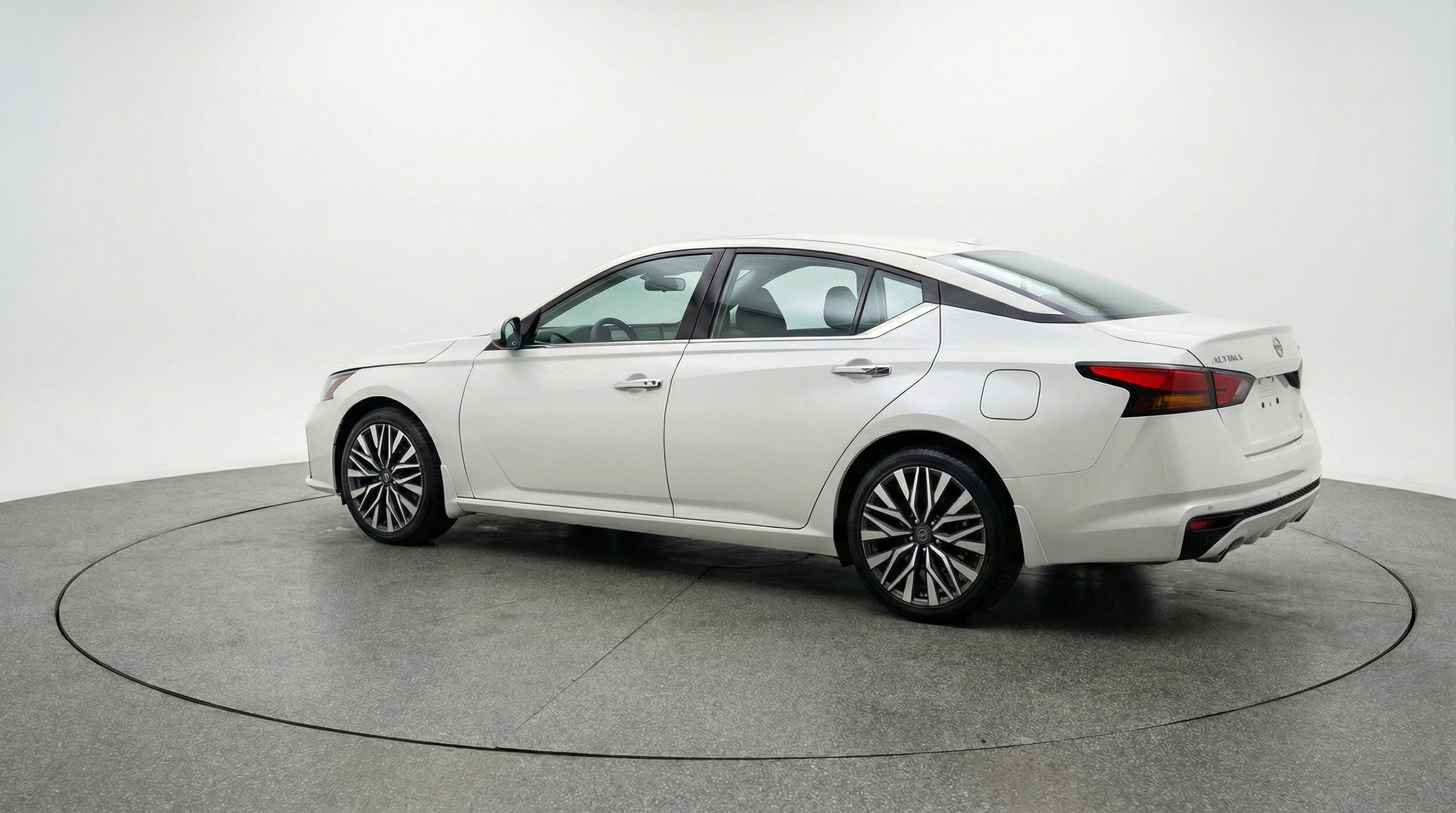 Thumbnail: 2025 Nissan Altima - 6