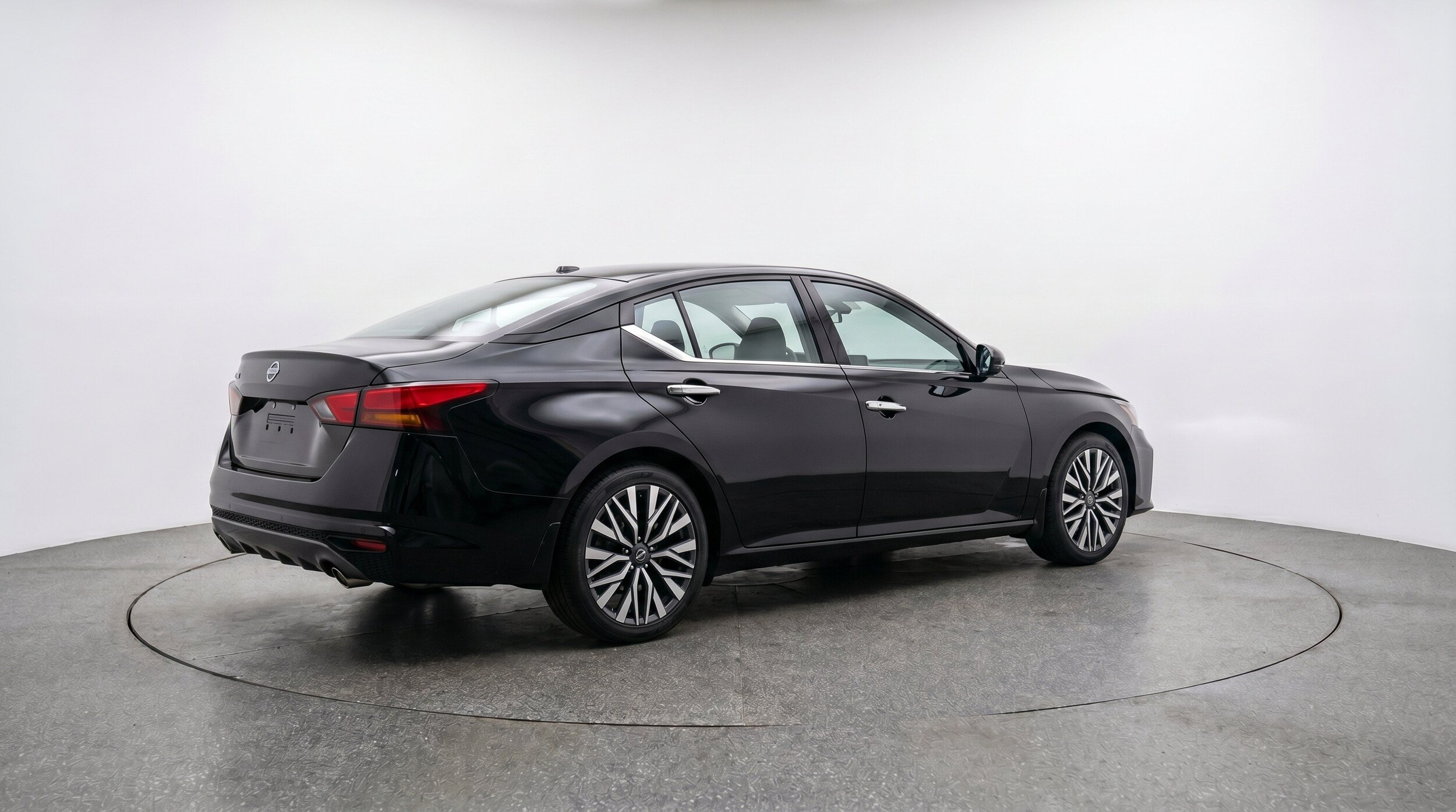 Thumbnail: 2025 Nissan Altima - 9