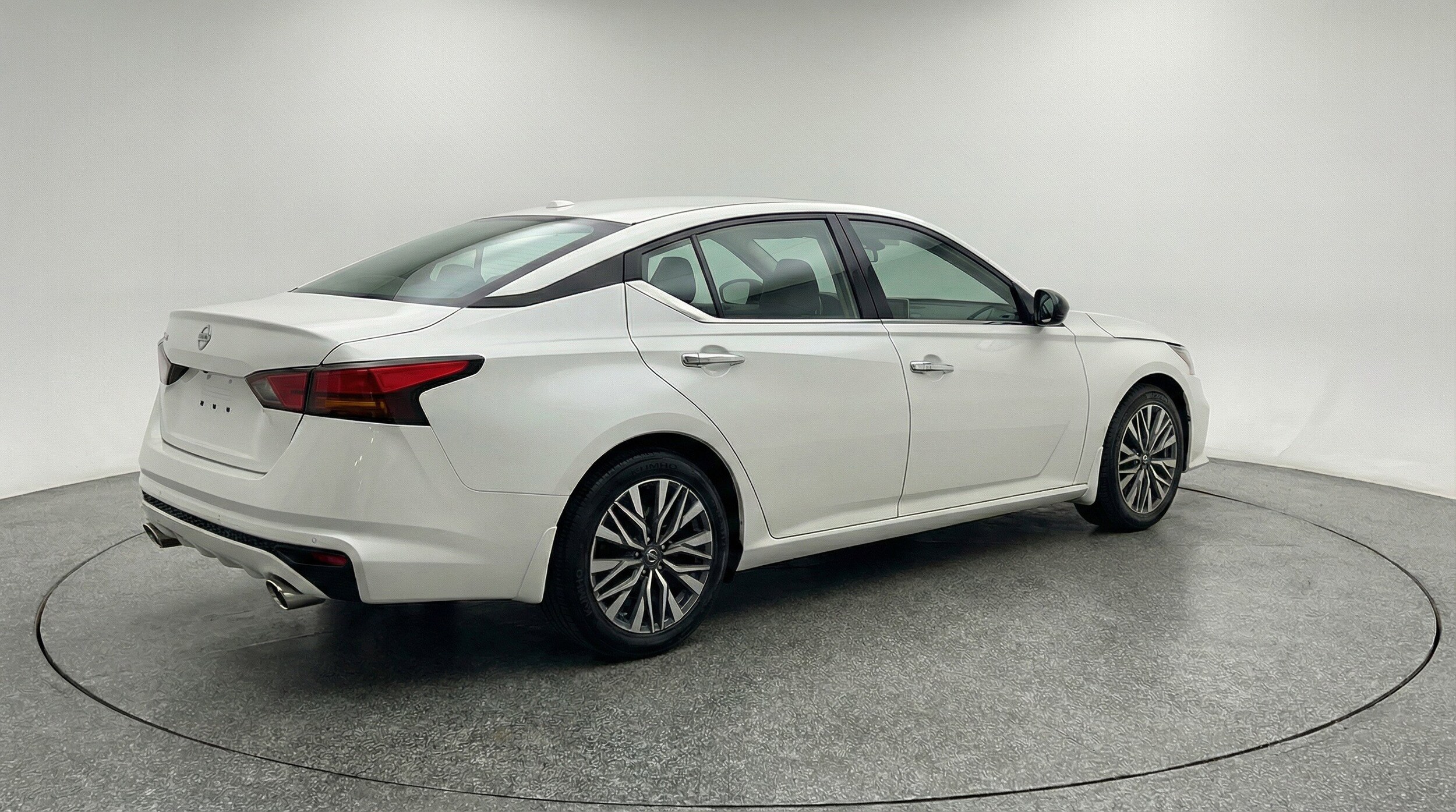 Thumbnail: 2025 Nissan Altima - 9