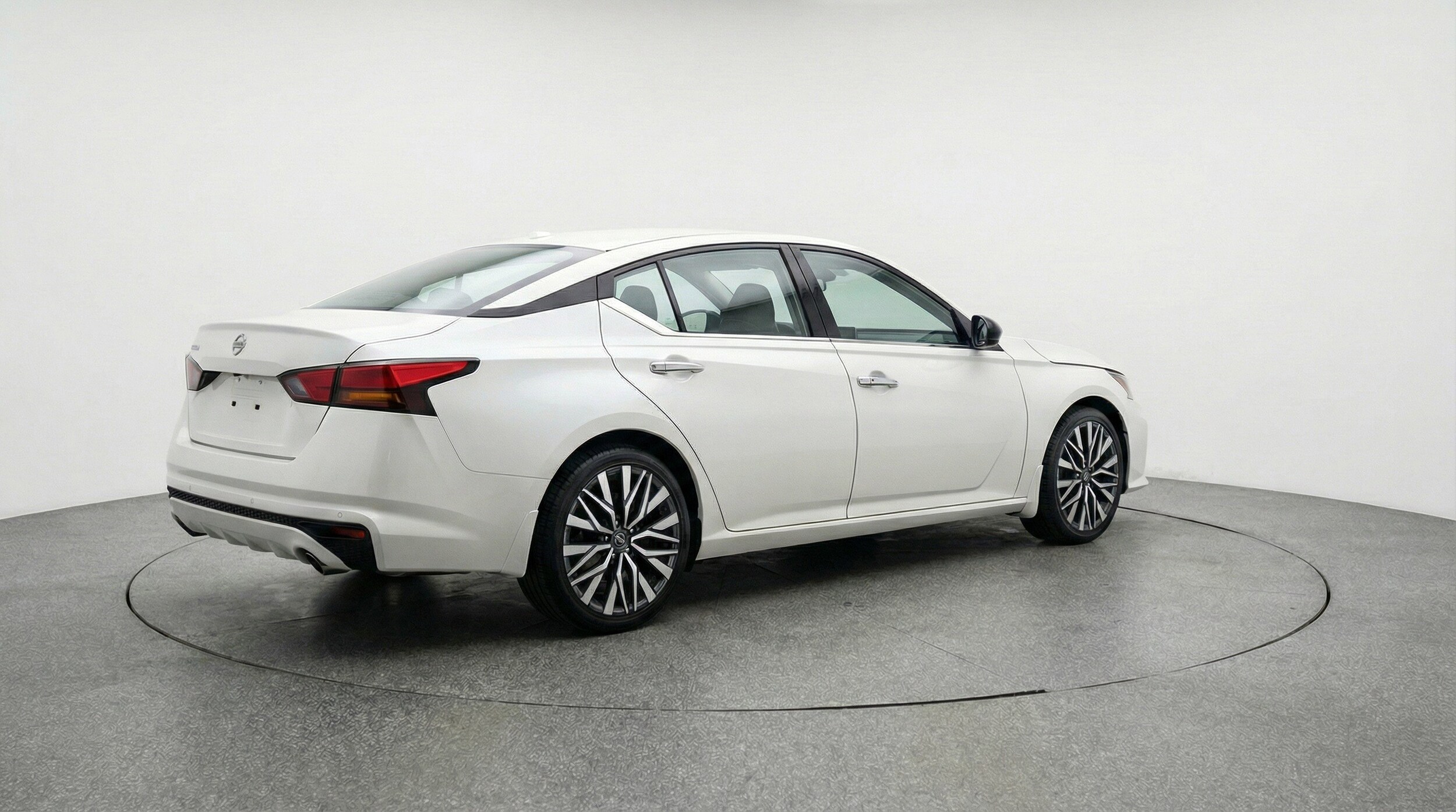 Thumbnail: 2025 Nissan Altima - 9