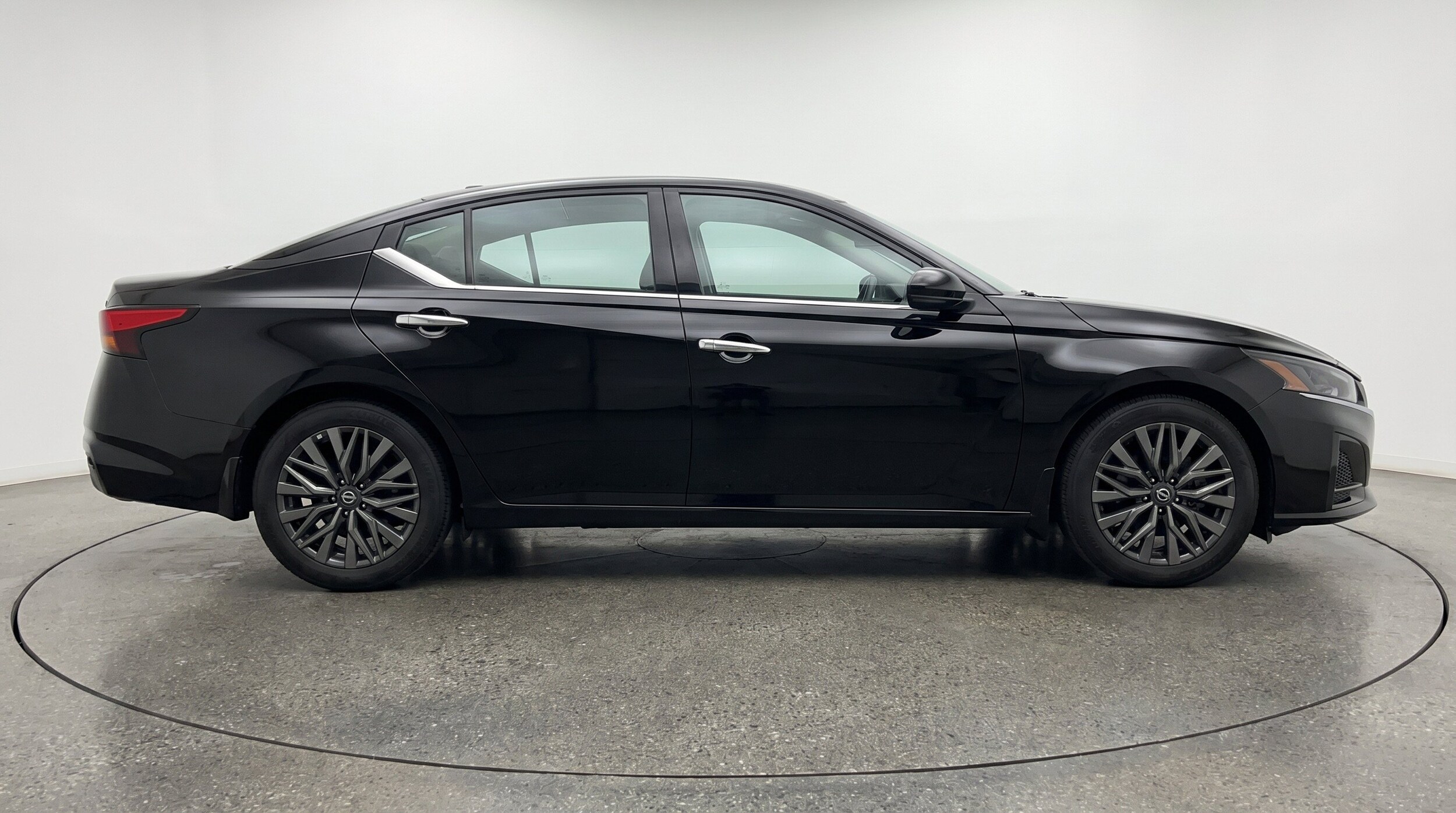Thumbnail: 2025 Nissan Altima - 11