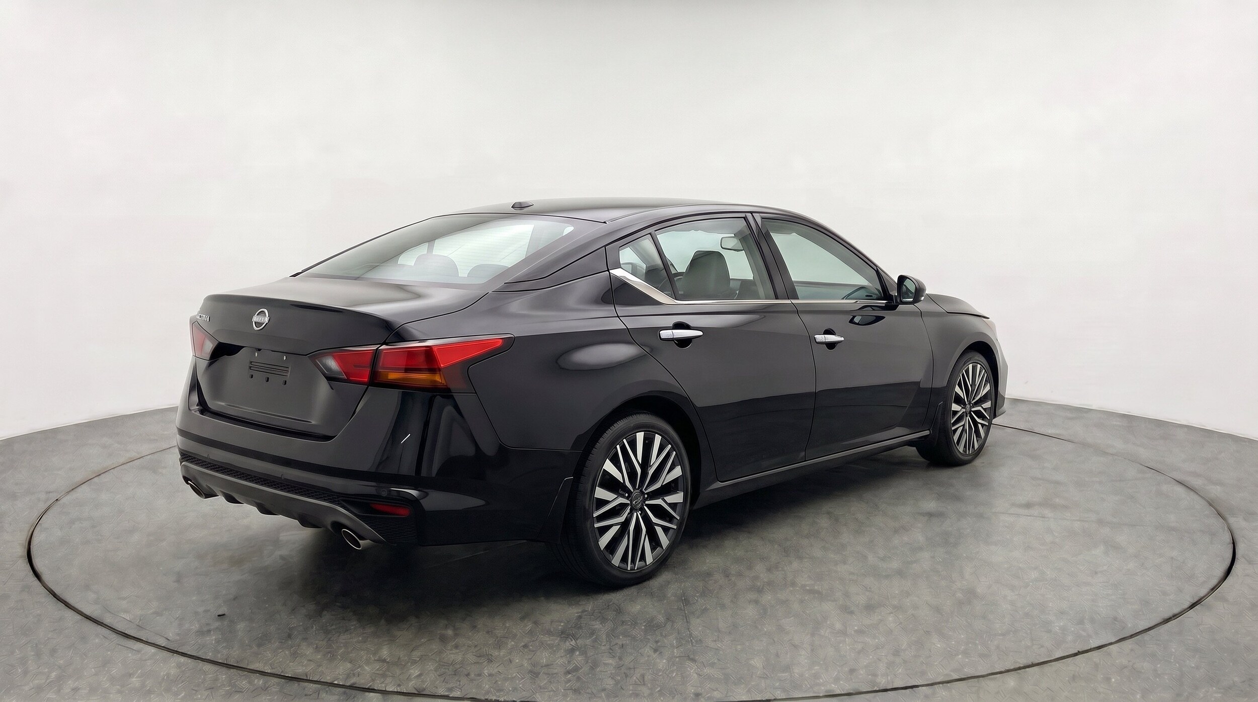 Thumbnail: 2025 Nissan Altima - 9