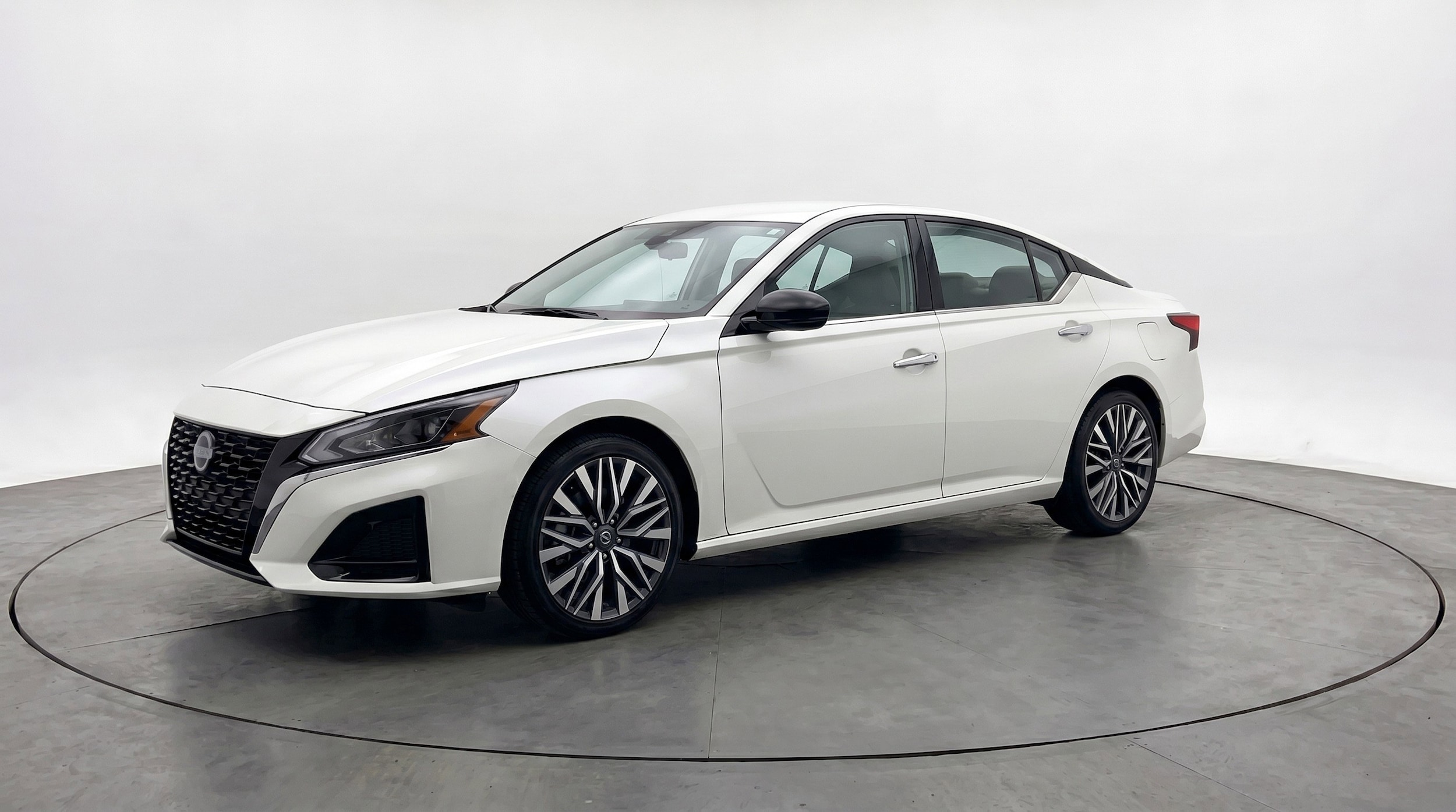 Thumbnail: 2025 Nissan Altima - 3